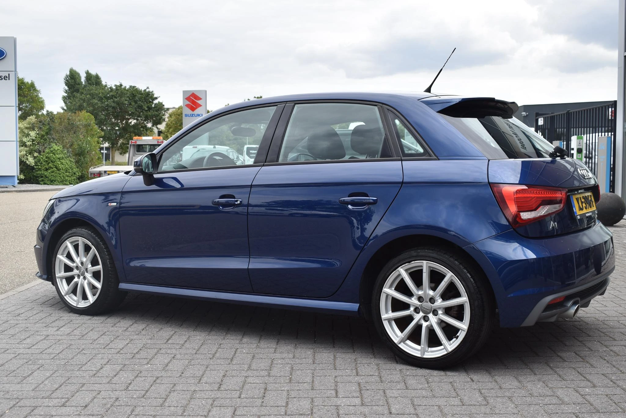 Audi-A1 Sportback-image-6