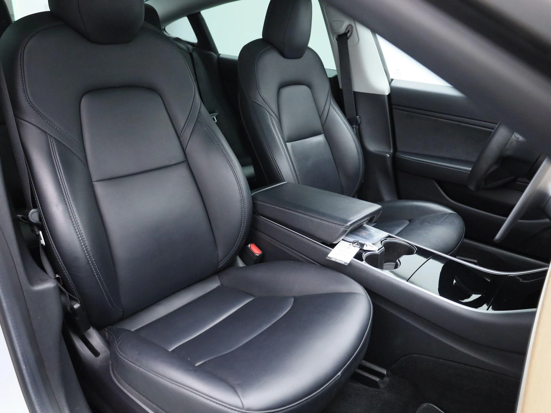 Tesla-Model 3-image-41