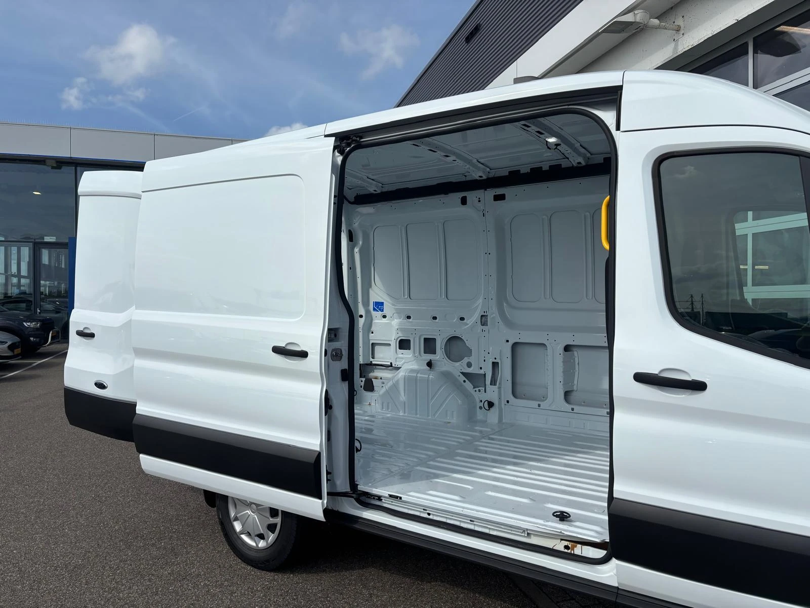 Ford-Transit-image-9