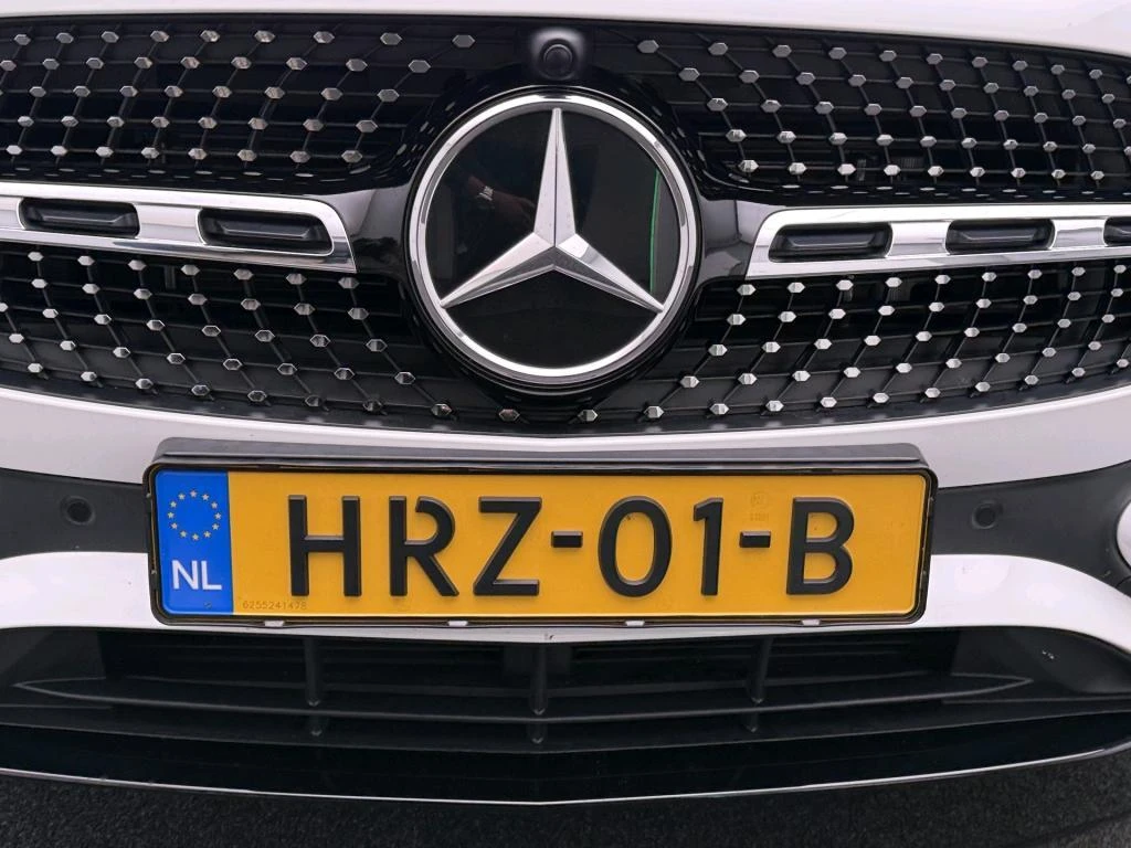 Mercedes-Benz-GLA-image-4