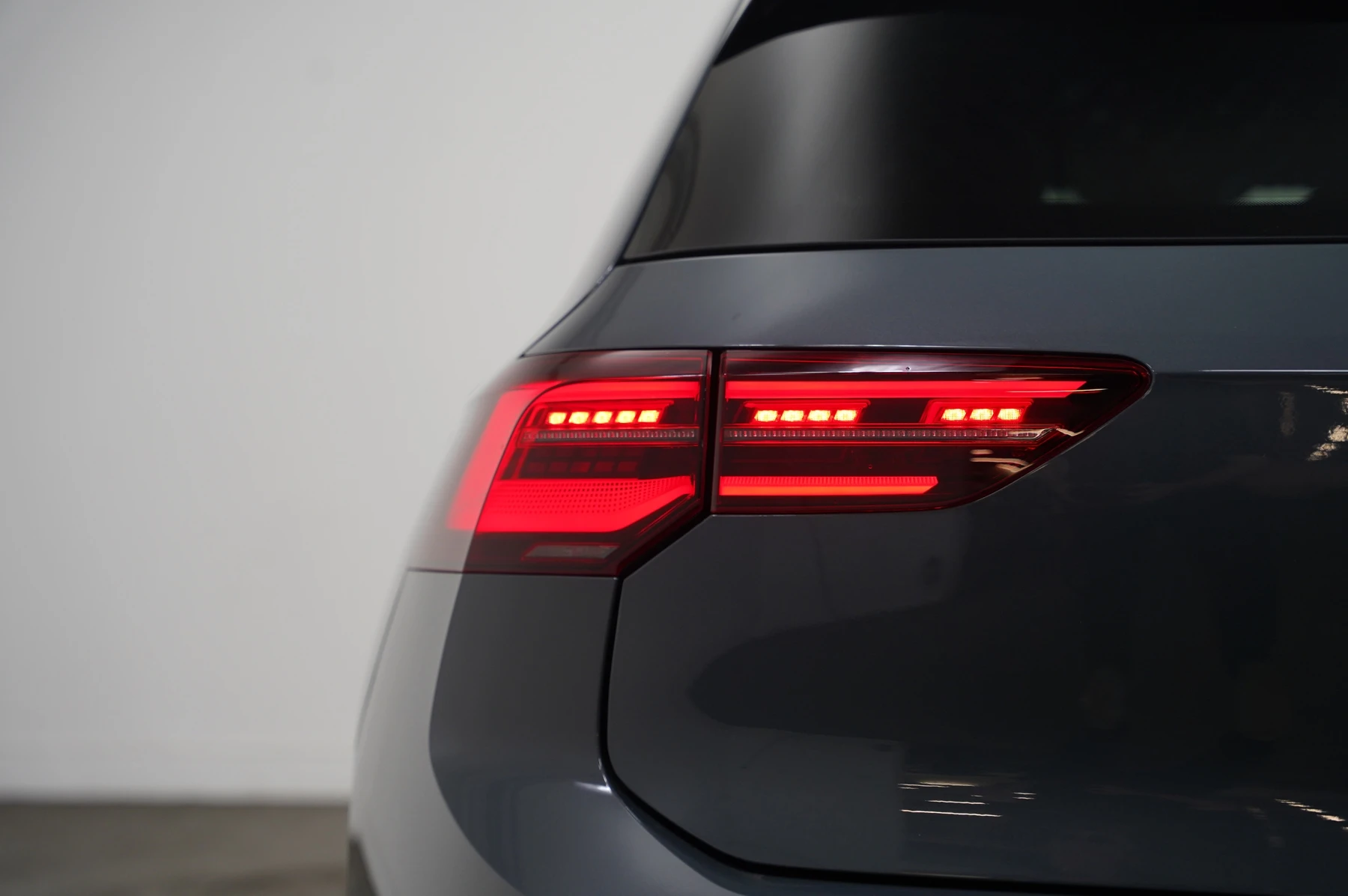 Volkswagen-Golf-image-28