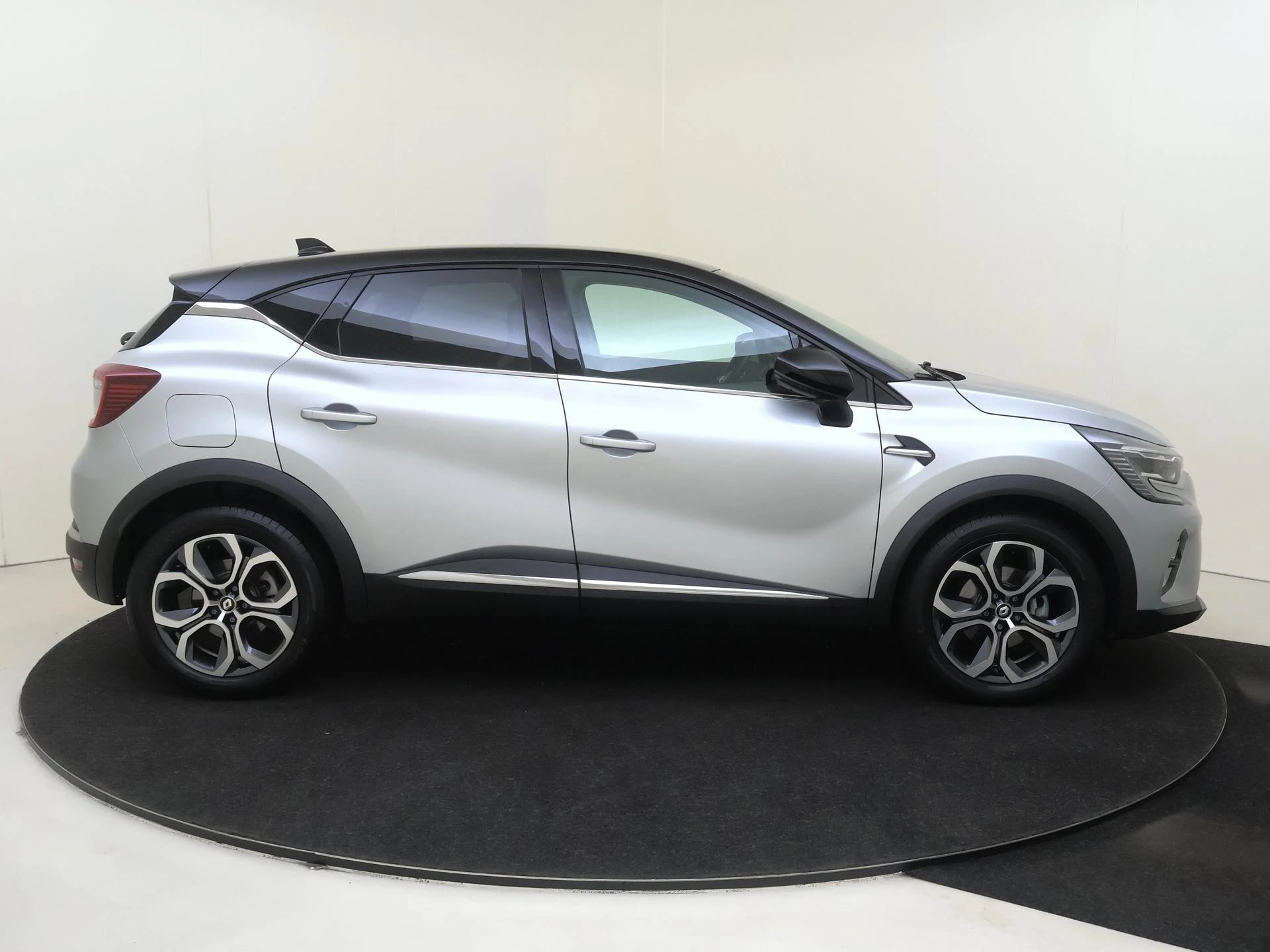 Renault-Captur-image-8