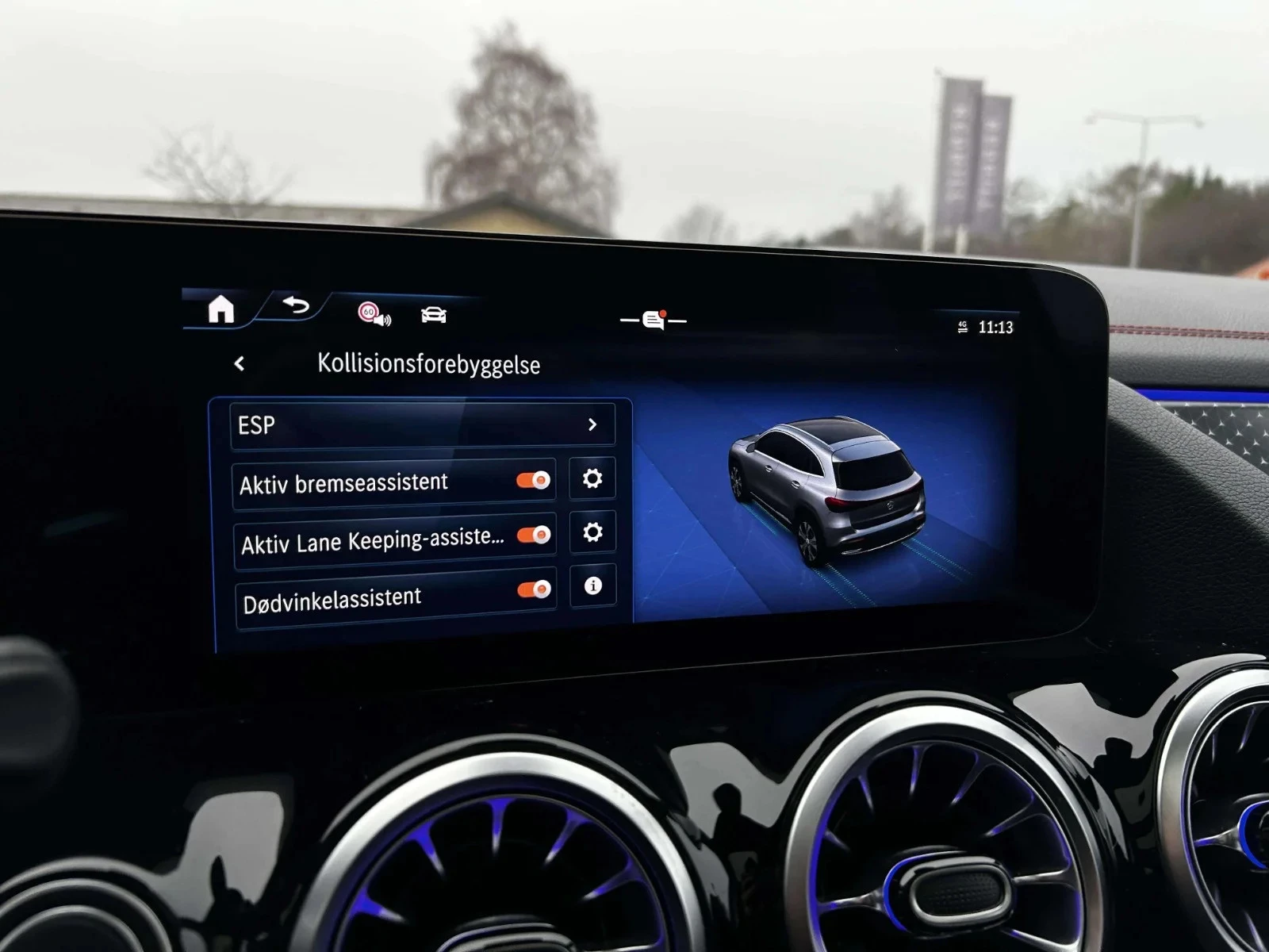 Mercedes-Benz-EQA-image-17