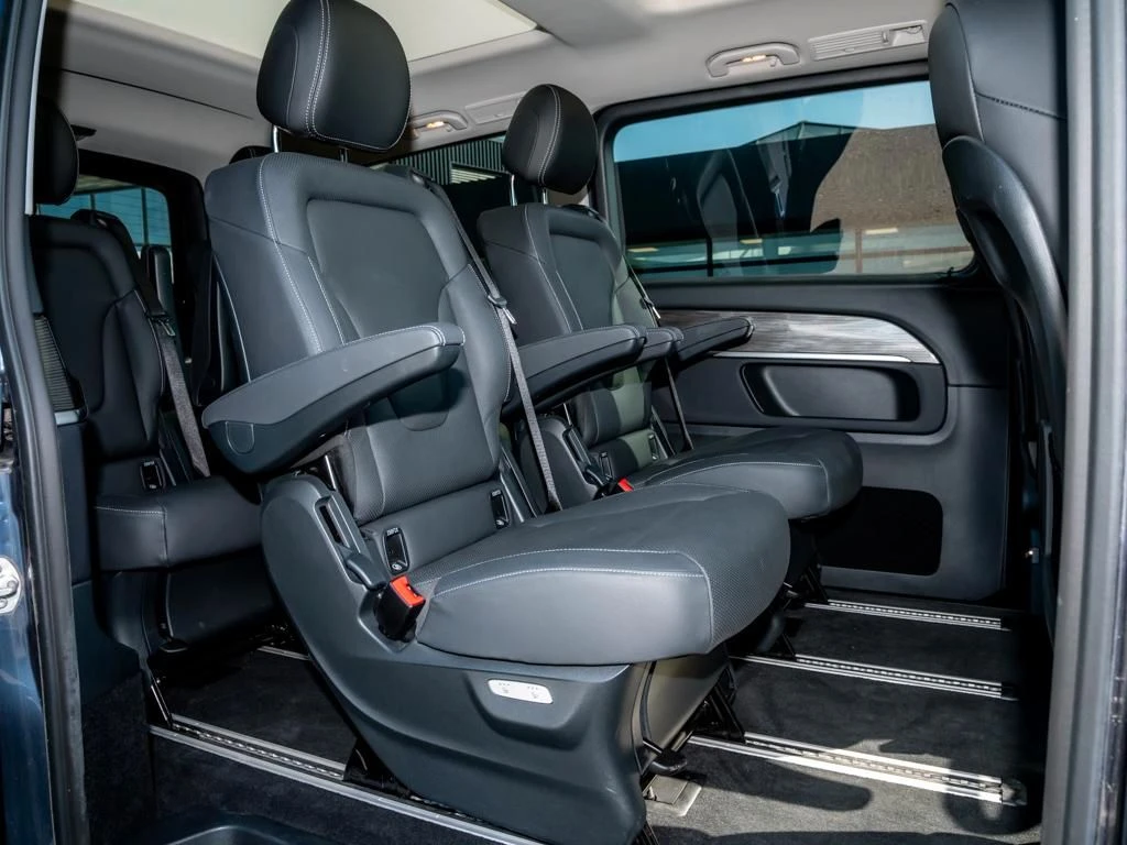 Mercedes-Benz-EQV 300-image-12