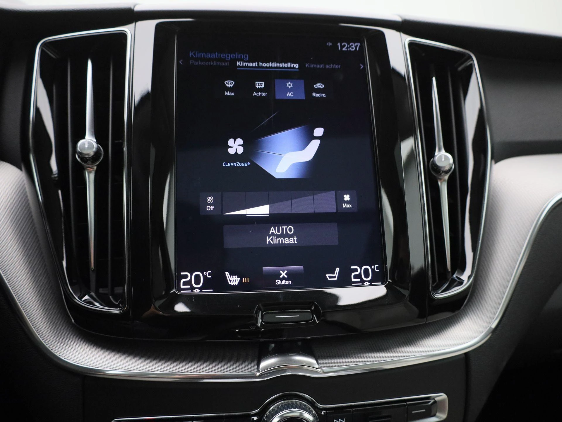 Volvo-XC60-image-17