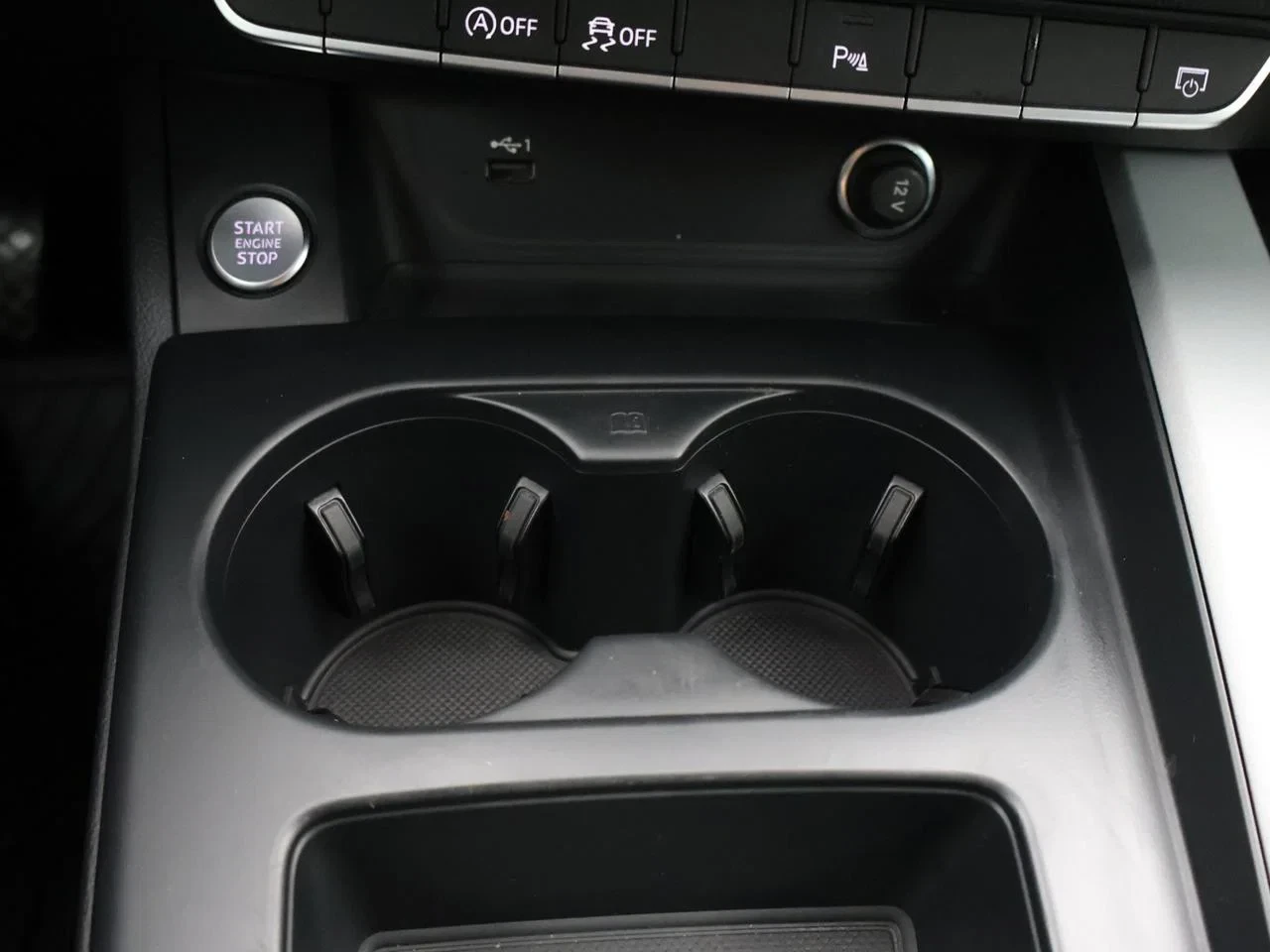 Audi A4 Avant 35 TFSI Business Edition *AUTOMAAT*SHADOWLOOK*ZETELVERWARMING*NAVI*BLTH*CRUISE*...