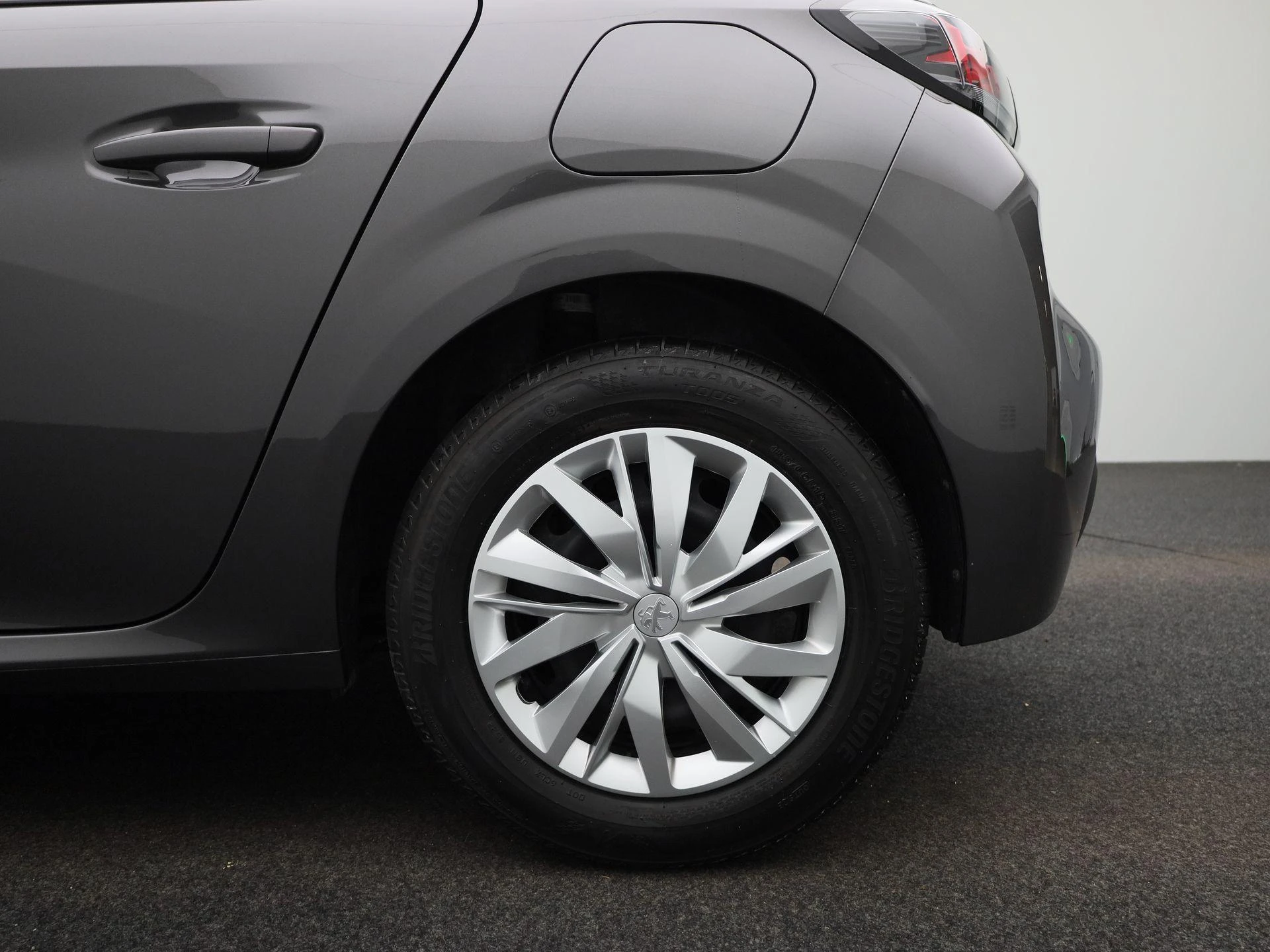 Peugeot 208 - 13