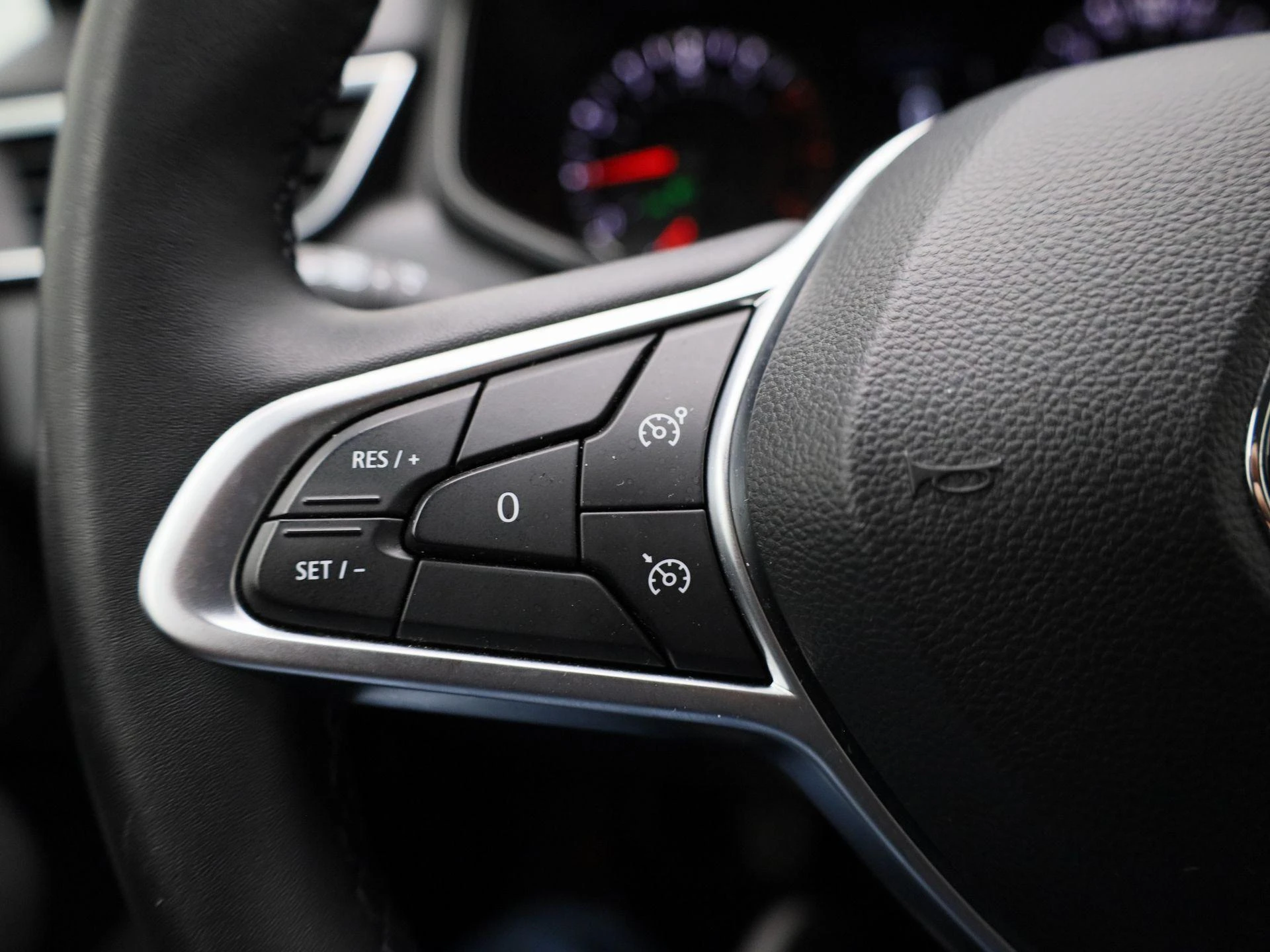 Renault-Clio-image-16