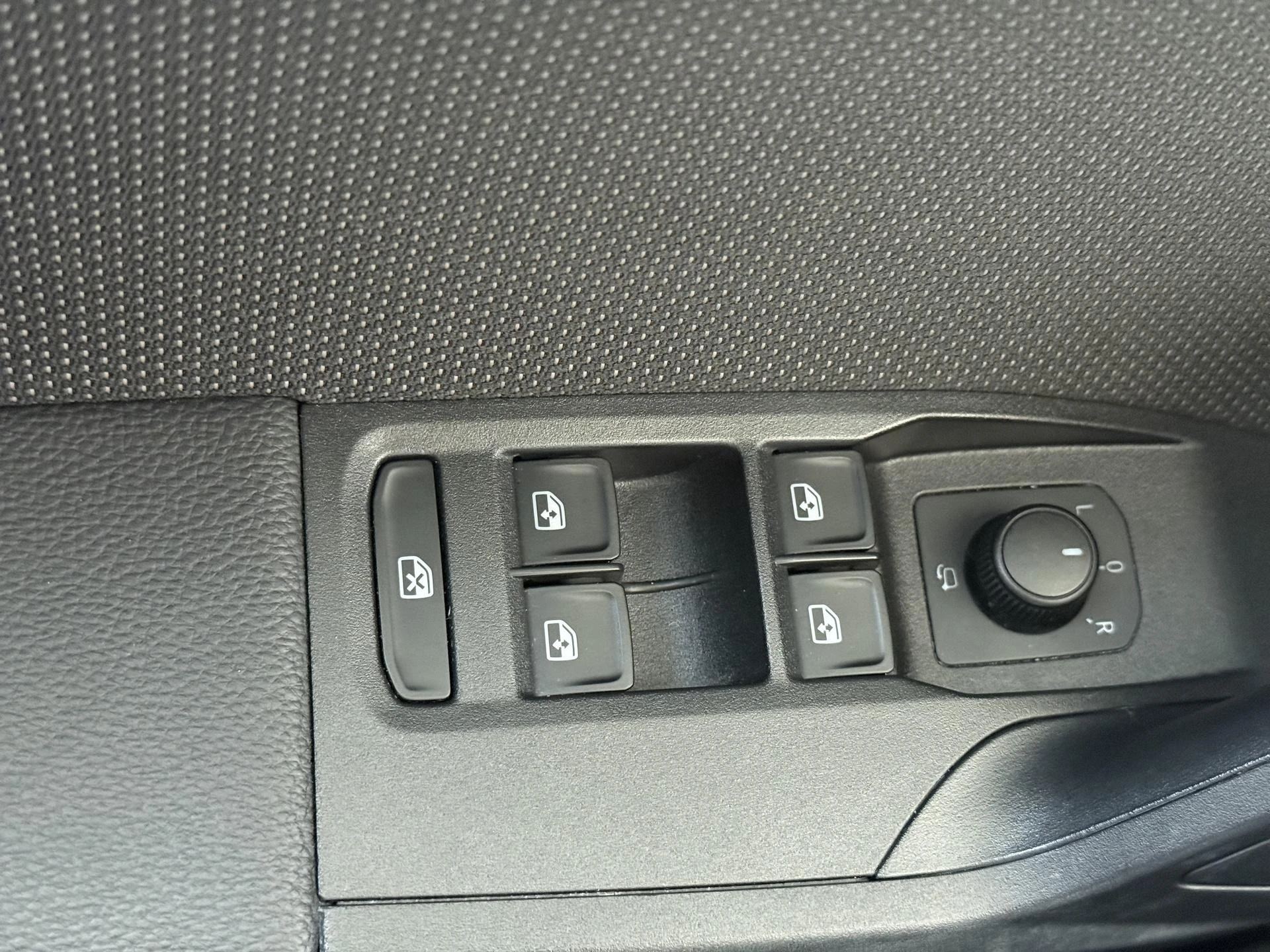 SEAT-Arona-image-26