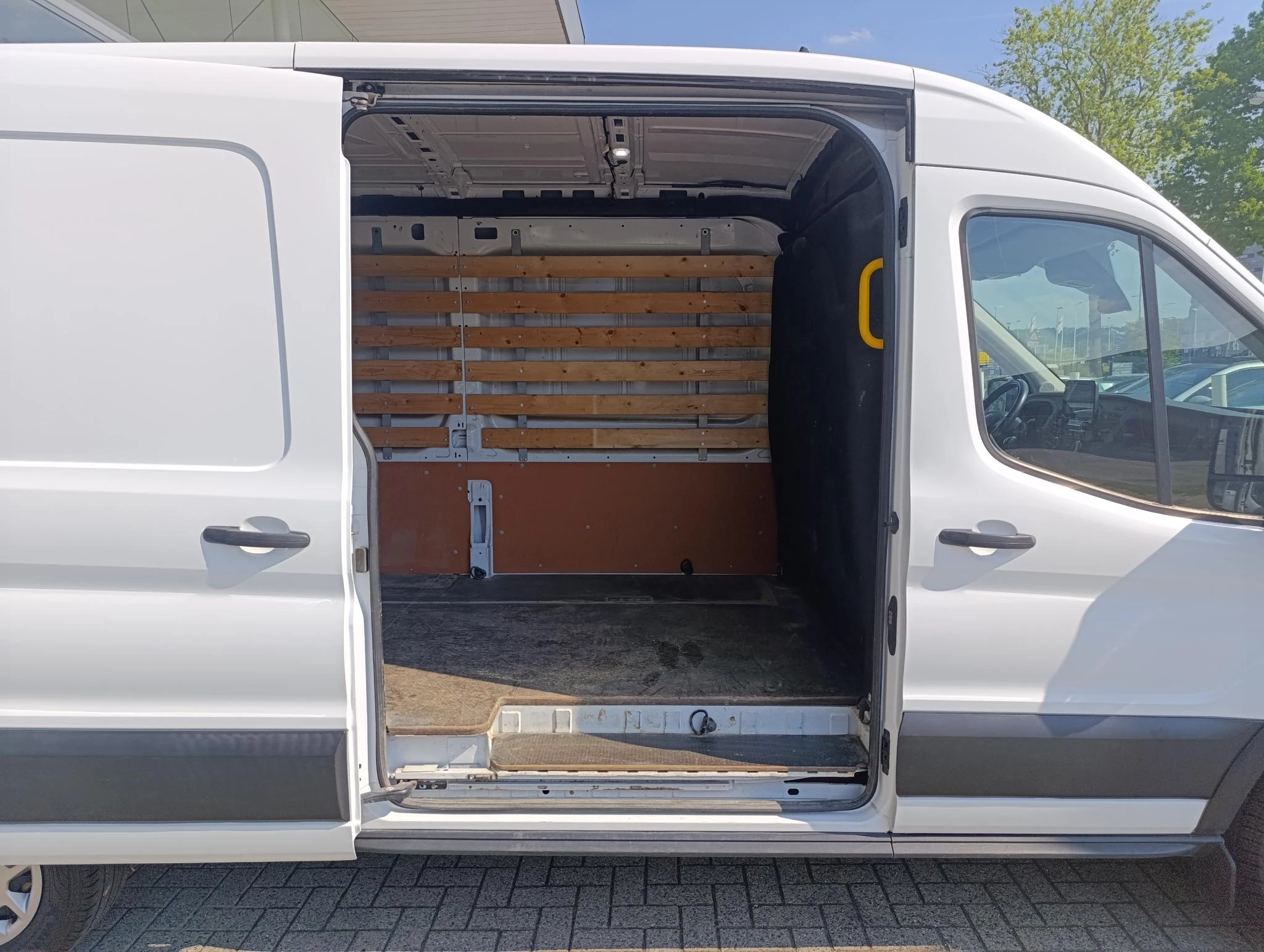 Ford Transit 350 2.0 TDCI L3H2 Trend RWD