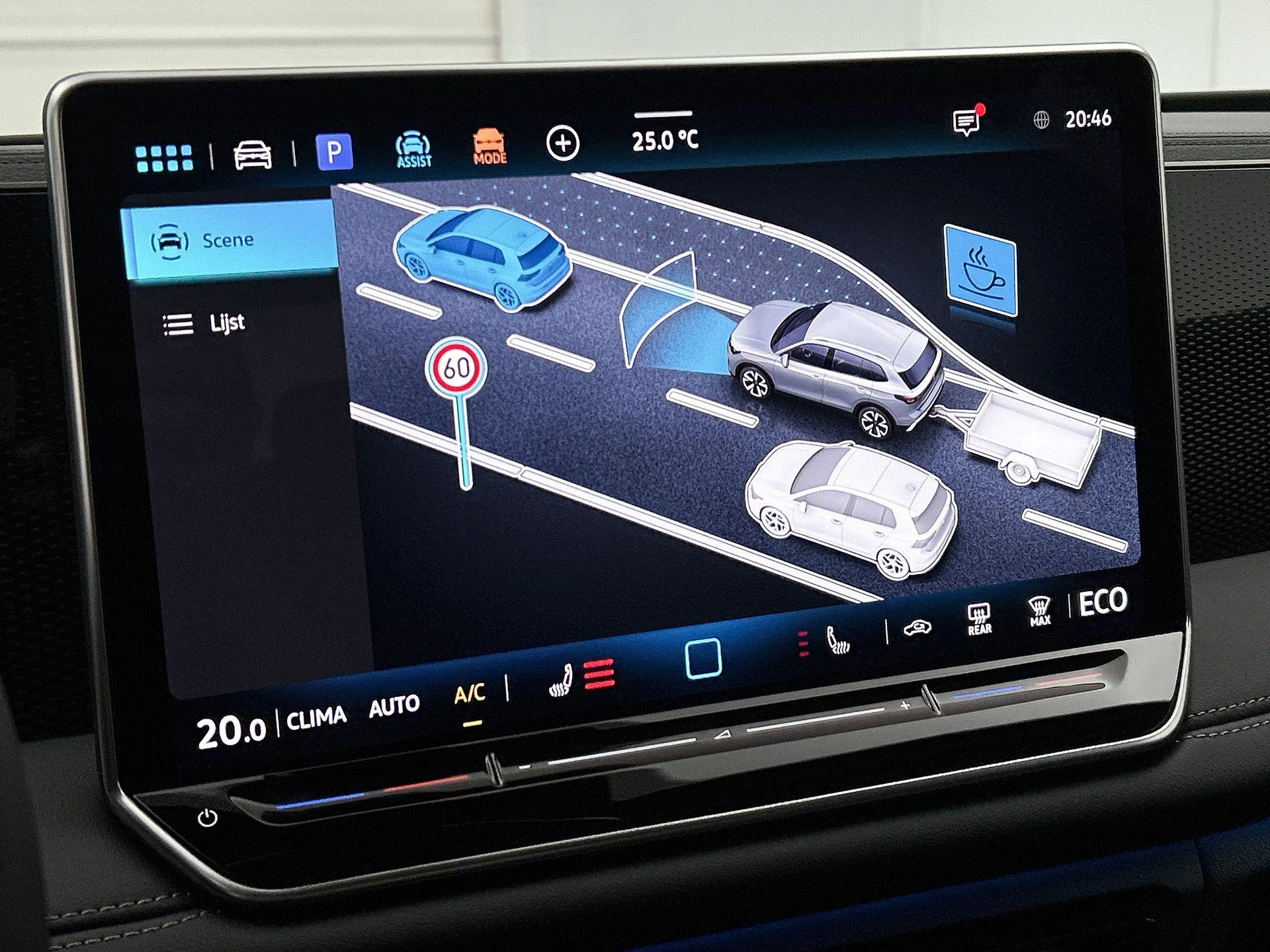 Volkswagen-Tiguan-image-12