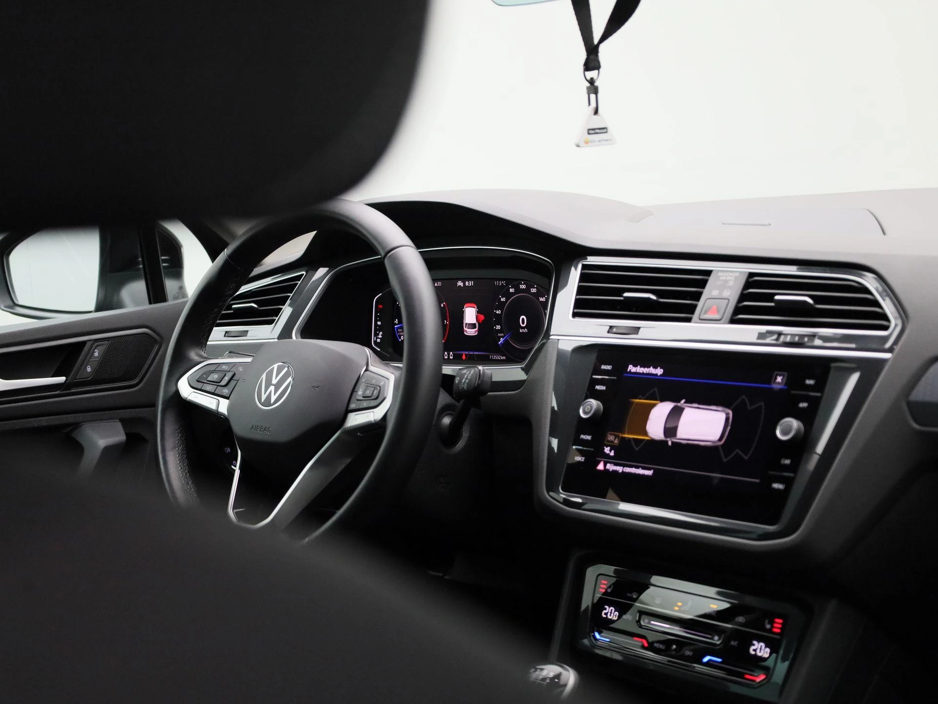 Volkswagen-Tiguan-image-32