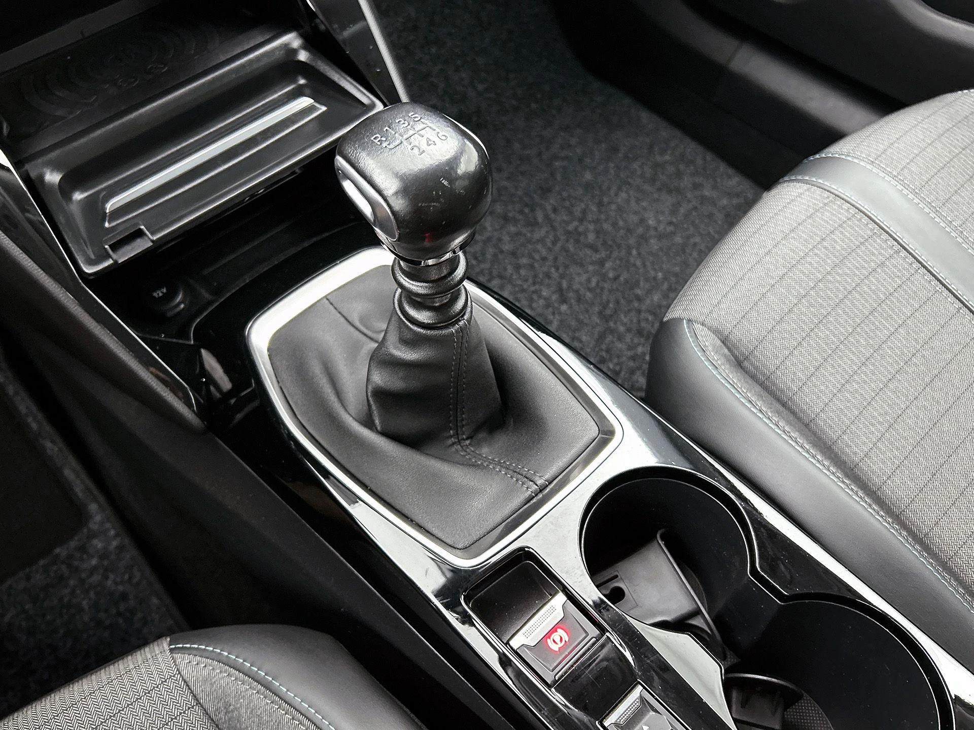 Peugeot-2008-image-14