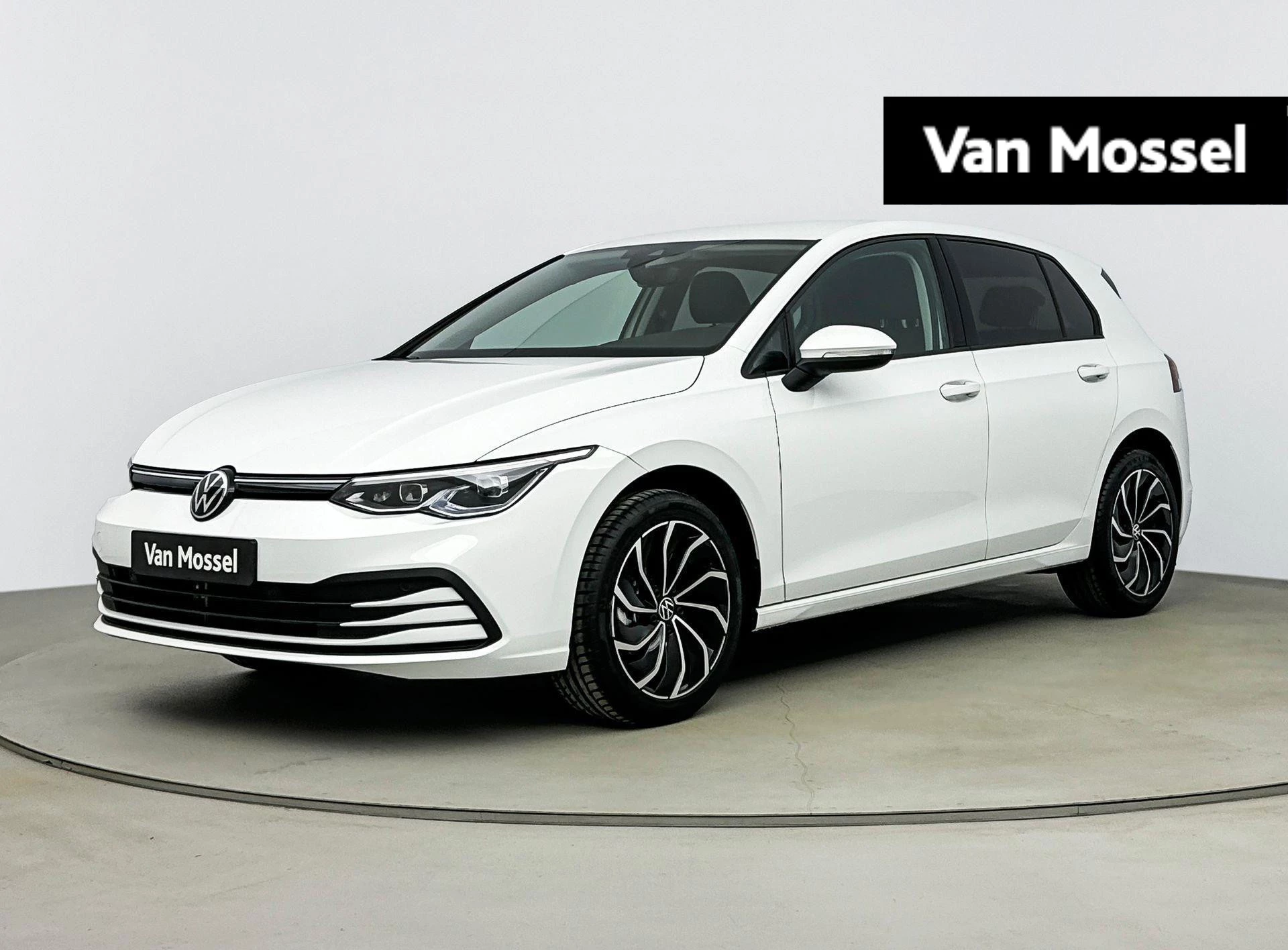 Volkswagen-Golf-image-0