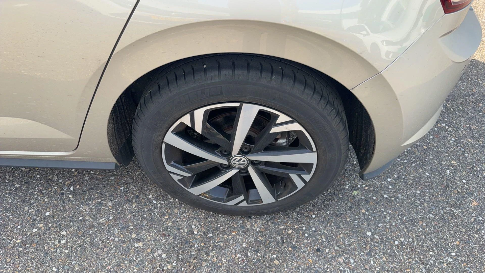 Volkswagen-Polo-image-10