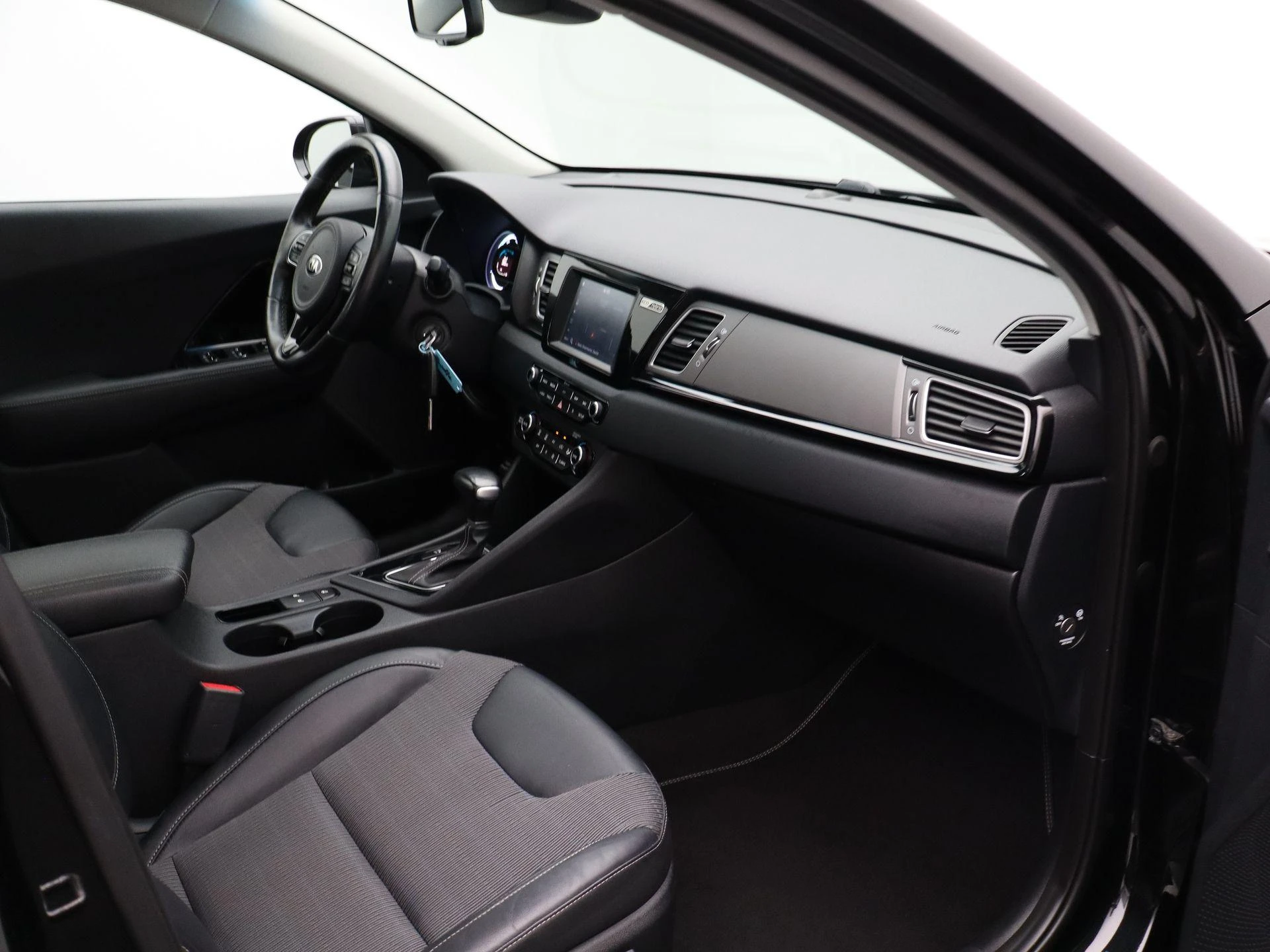 Kia-Niro-image-32