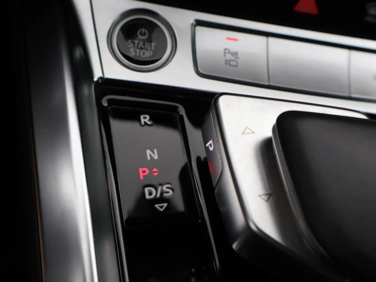 Audi e-tron Sportback Audi e-tron Sportback 55 QUATTRO 408PK *AUTOMAAT*LEDER*CAMERA*VIRTUAL COCKPIT*PDC*ACC*NAVI*APP-CONNECT*...*