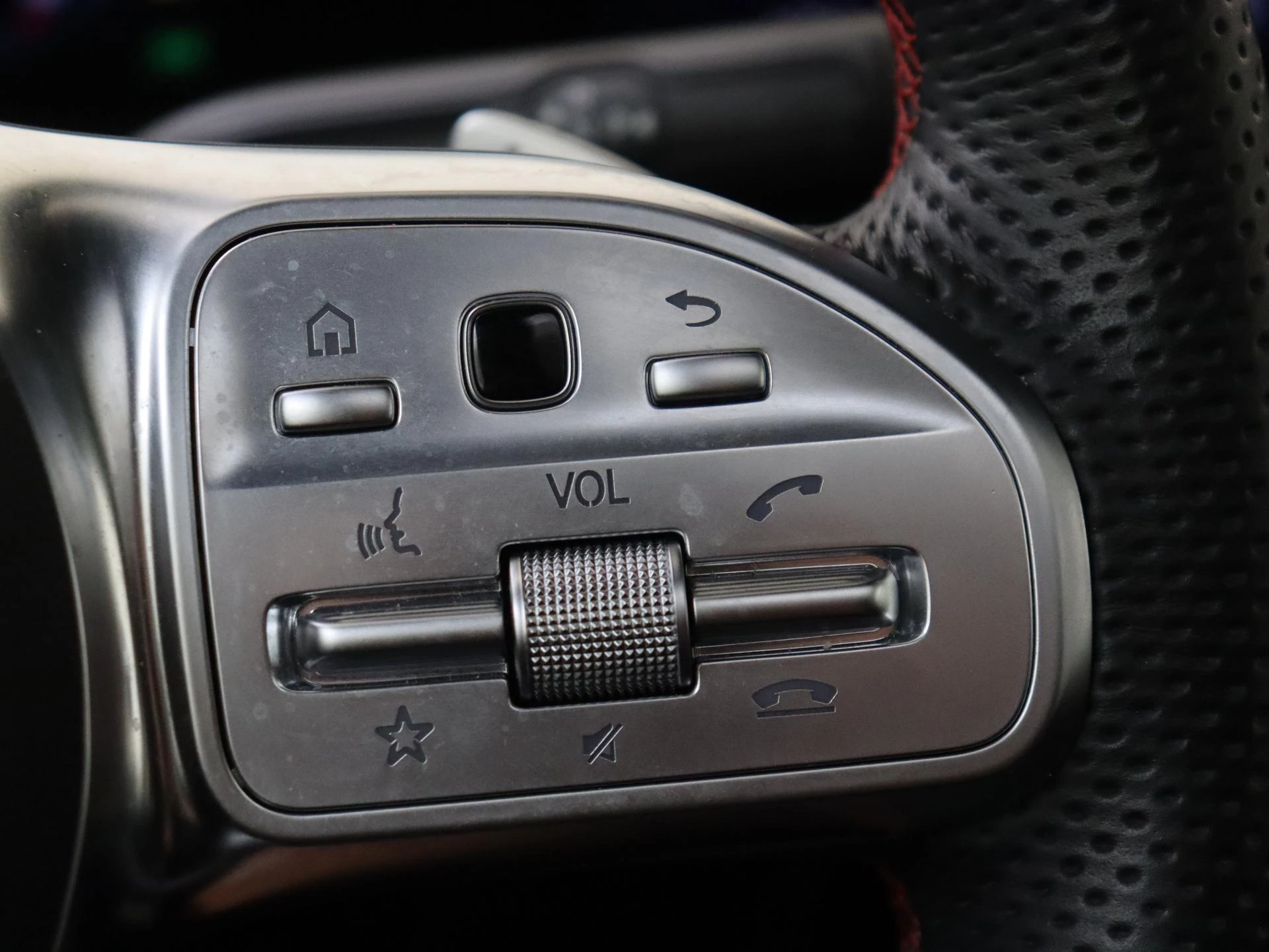 Mercedes-Benz-A-Klasse-image-13