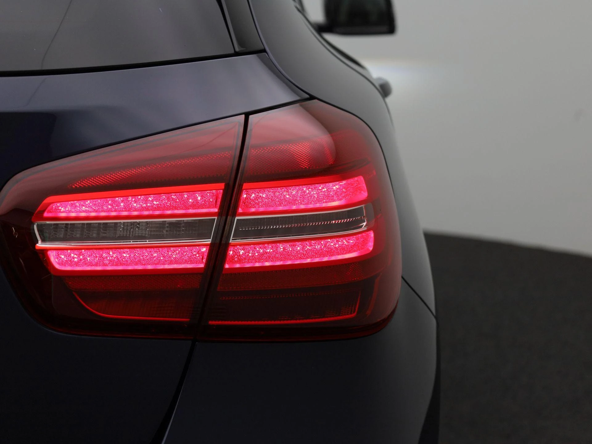 Mercedes-Benz-GLA-image-38