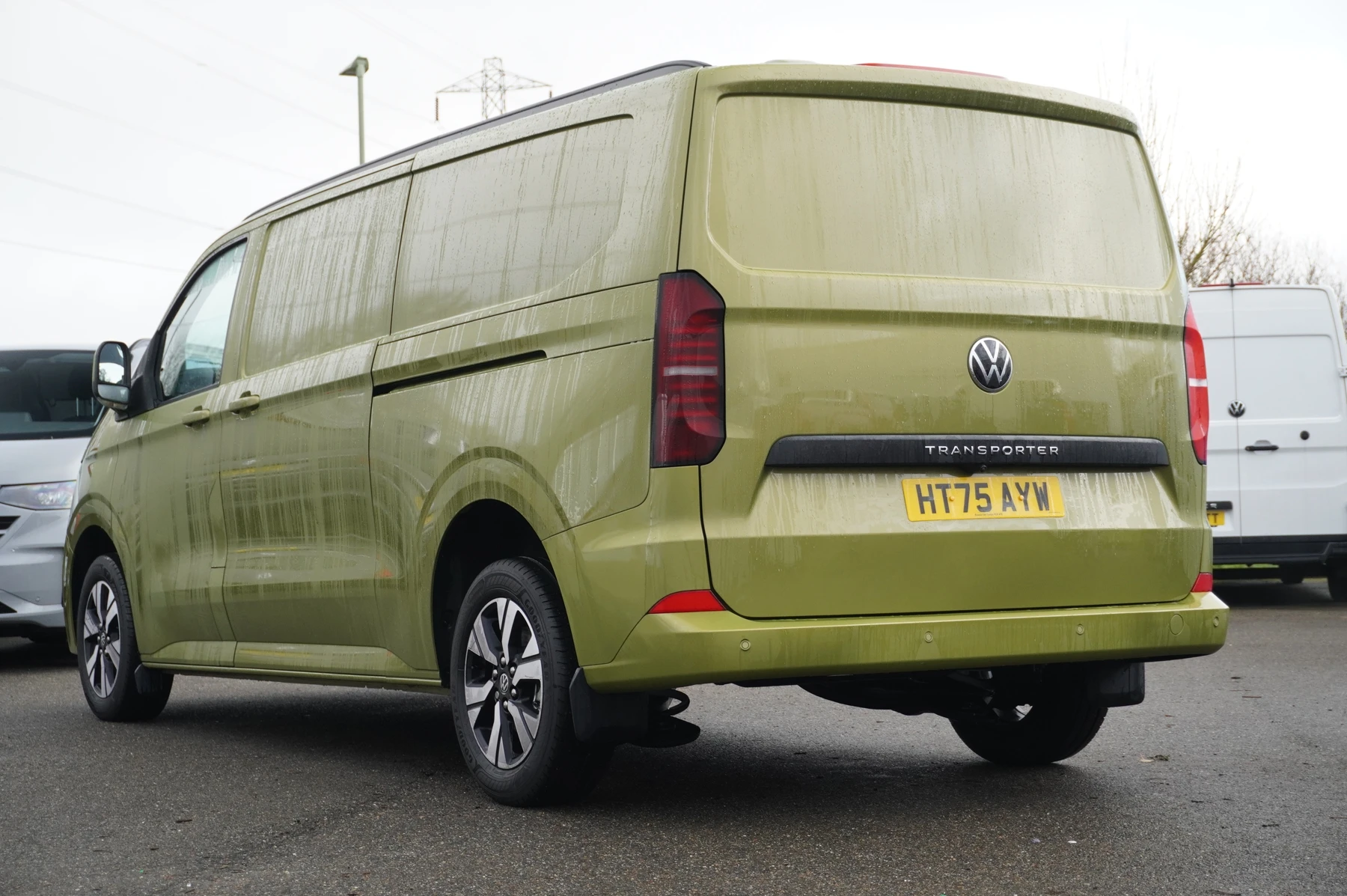 Volkswagen-Transporter-image-2
