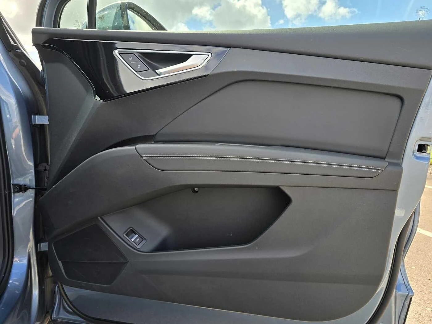 Audi-Q4 e-tron-image-10