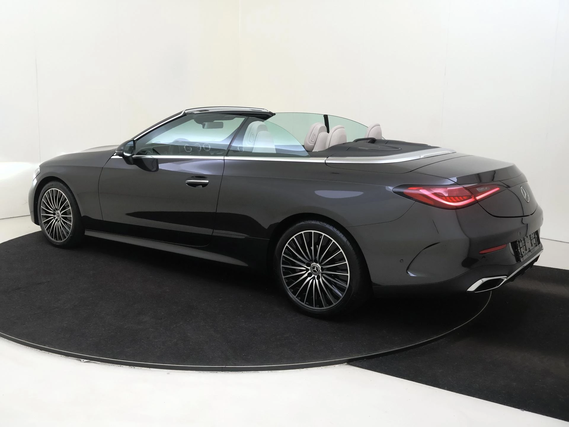 Mercedes-Benz-CLE-image-2