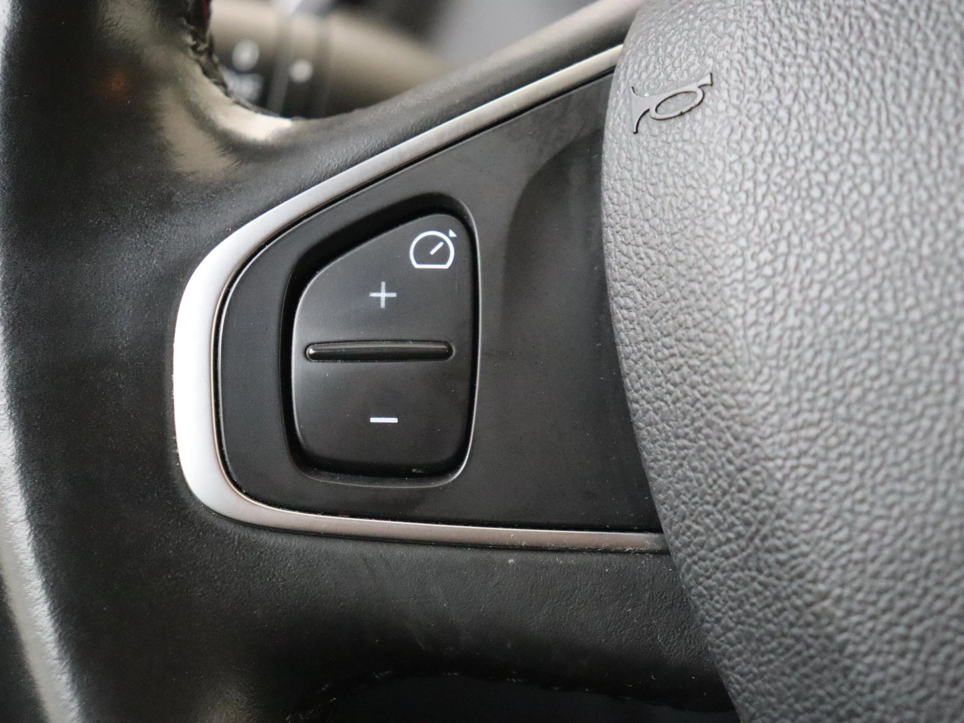 Renault-Captur-image-12
