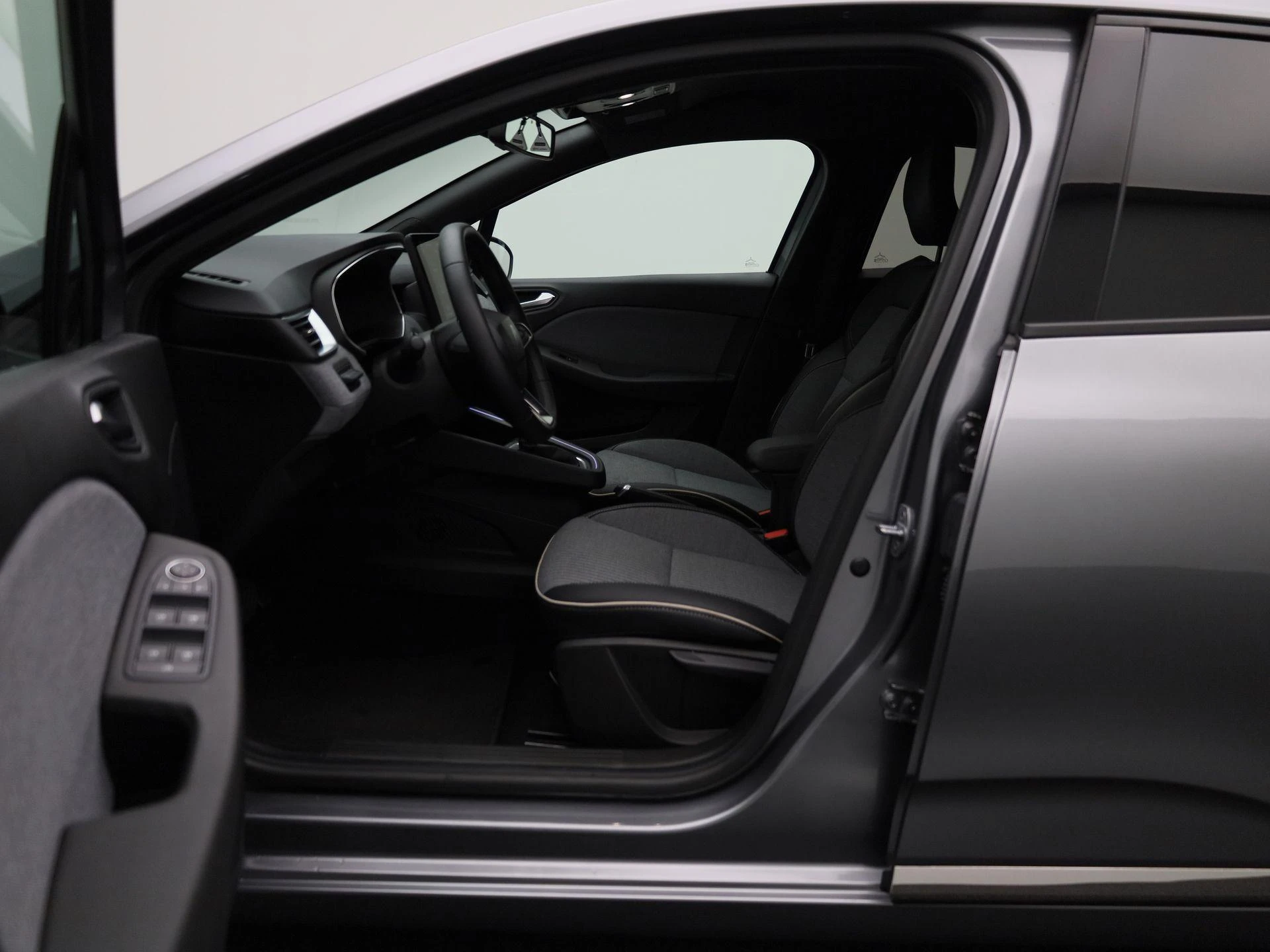 Renault-Clio-image-8