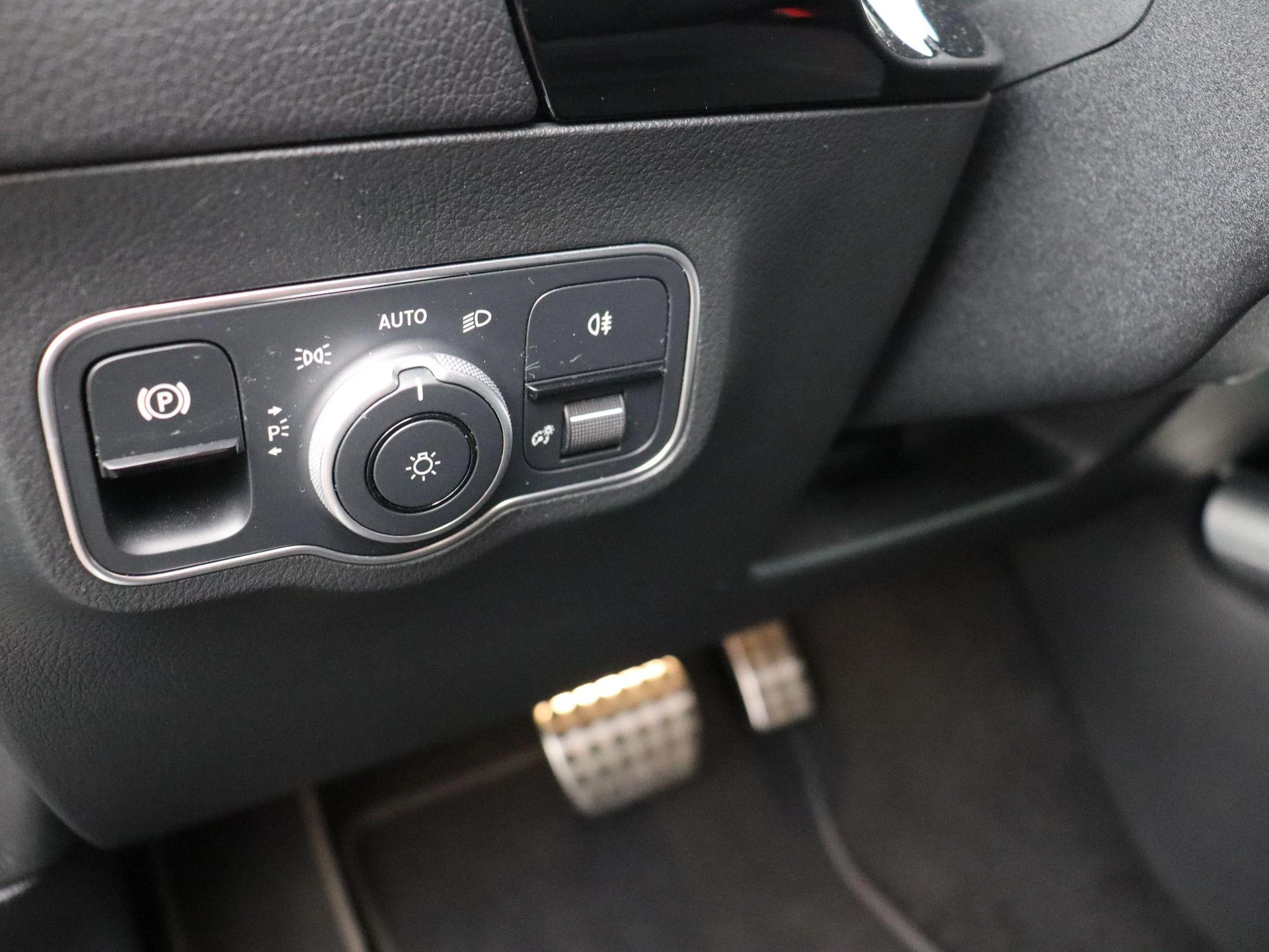 Mercedes-Benz EQA 250+ AMG Line + PANORAMISCH DAK + CARPLAY + CAMERA +