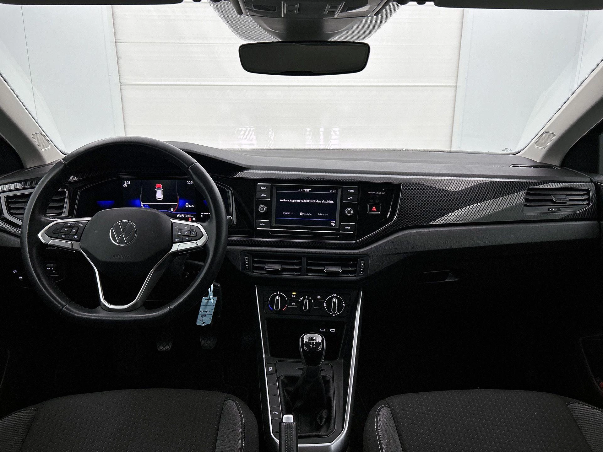 Volkswagen-Polo-image-15