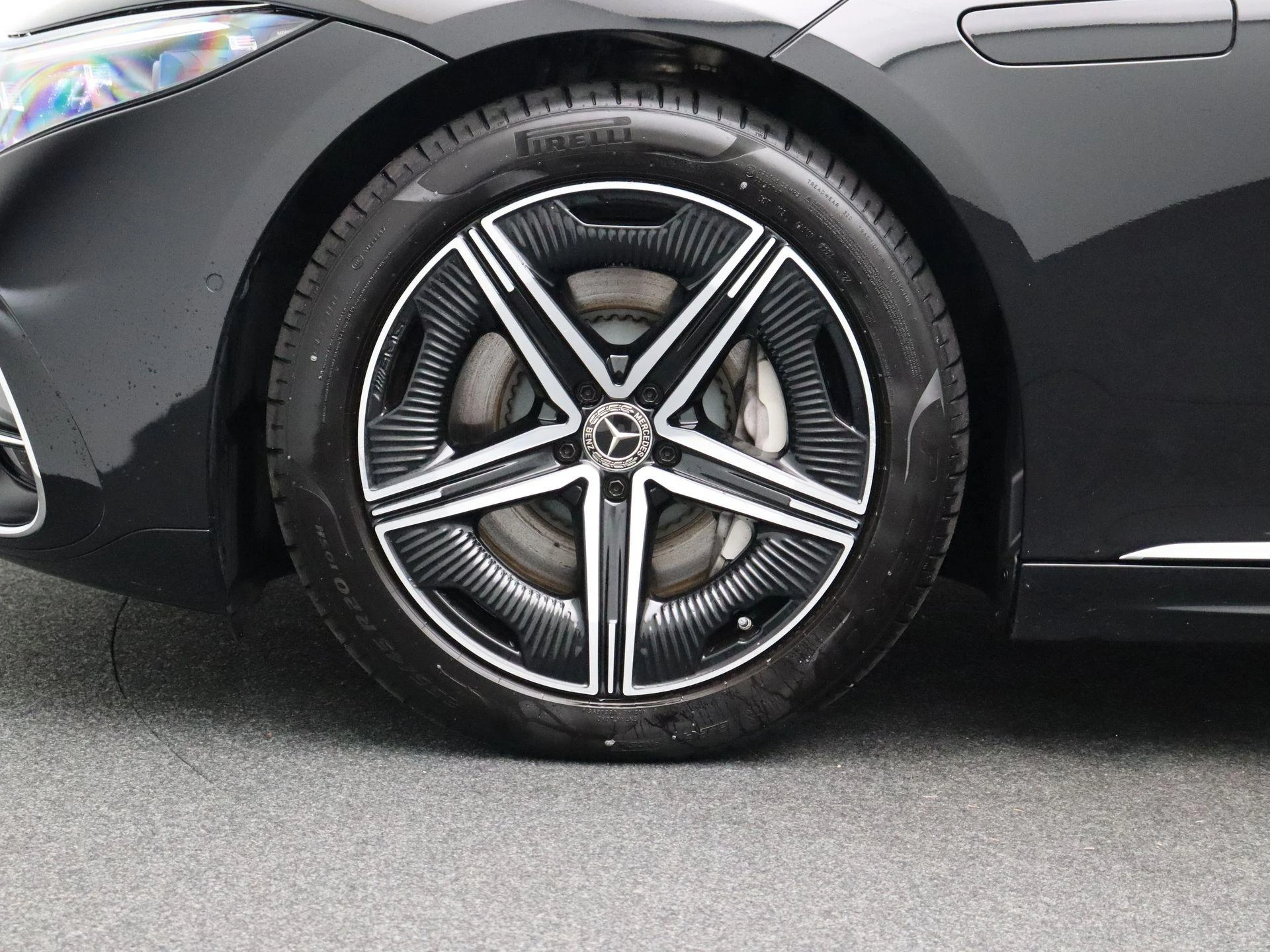Mercedes-Benz-EQS-image-6
