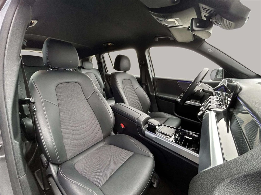 Mercedes-Benz-EQB-image-14