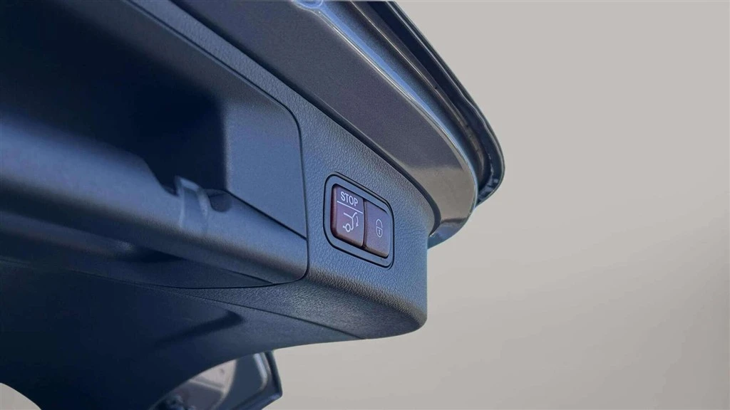 Mercedes-Benz-EQA-image-22