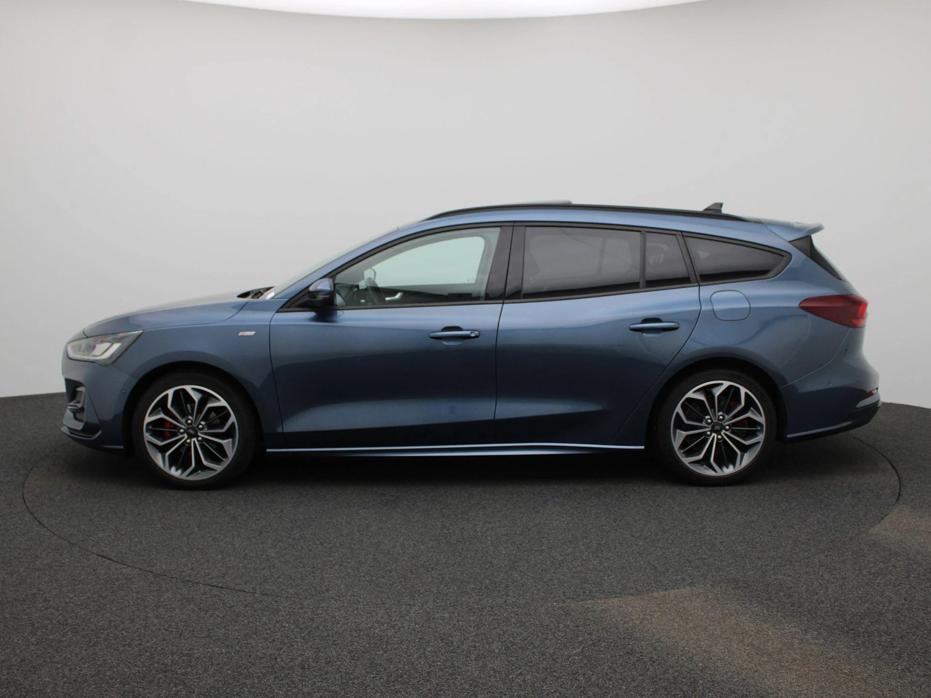 Ford Focus Wagon 1.0 EcoBoost Hybrid ST Line X