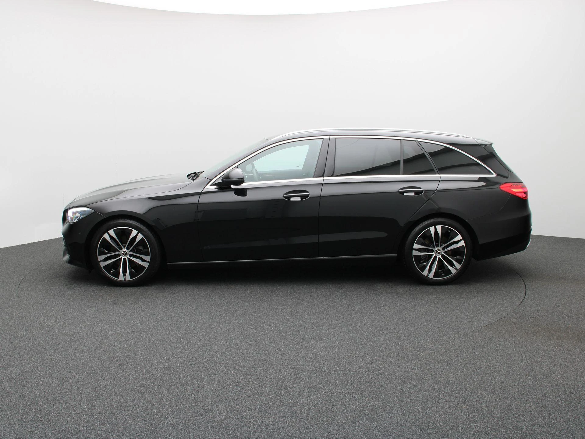 Mercedes-Benz-C-Klasse-image-3