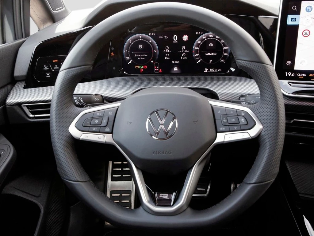 Volkswagen-Golf-image-14