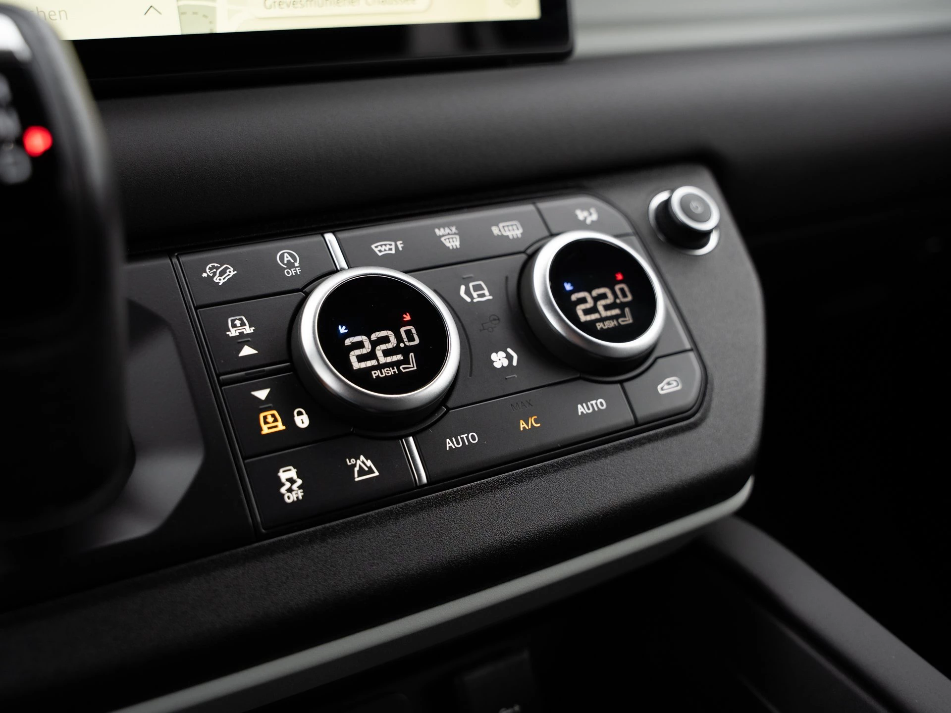 Land Rover-Defender-image-15