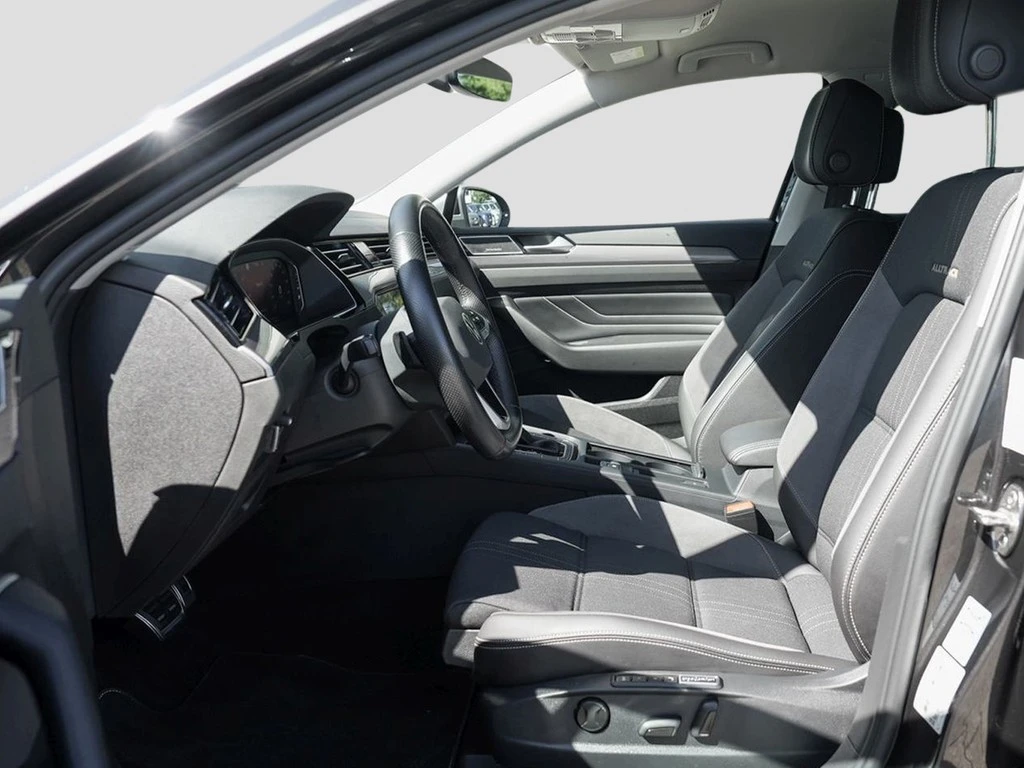 Volkswagen-Passat-image-17