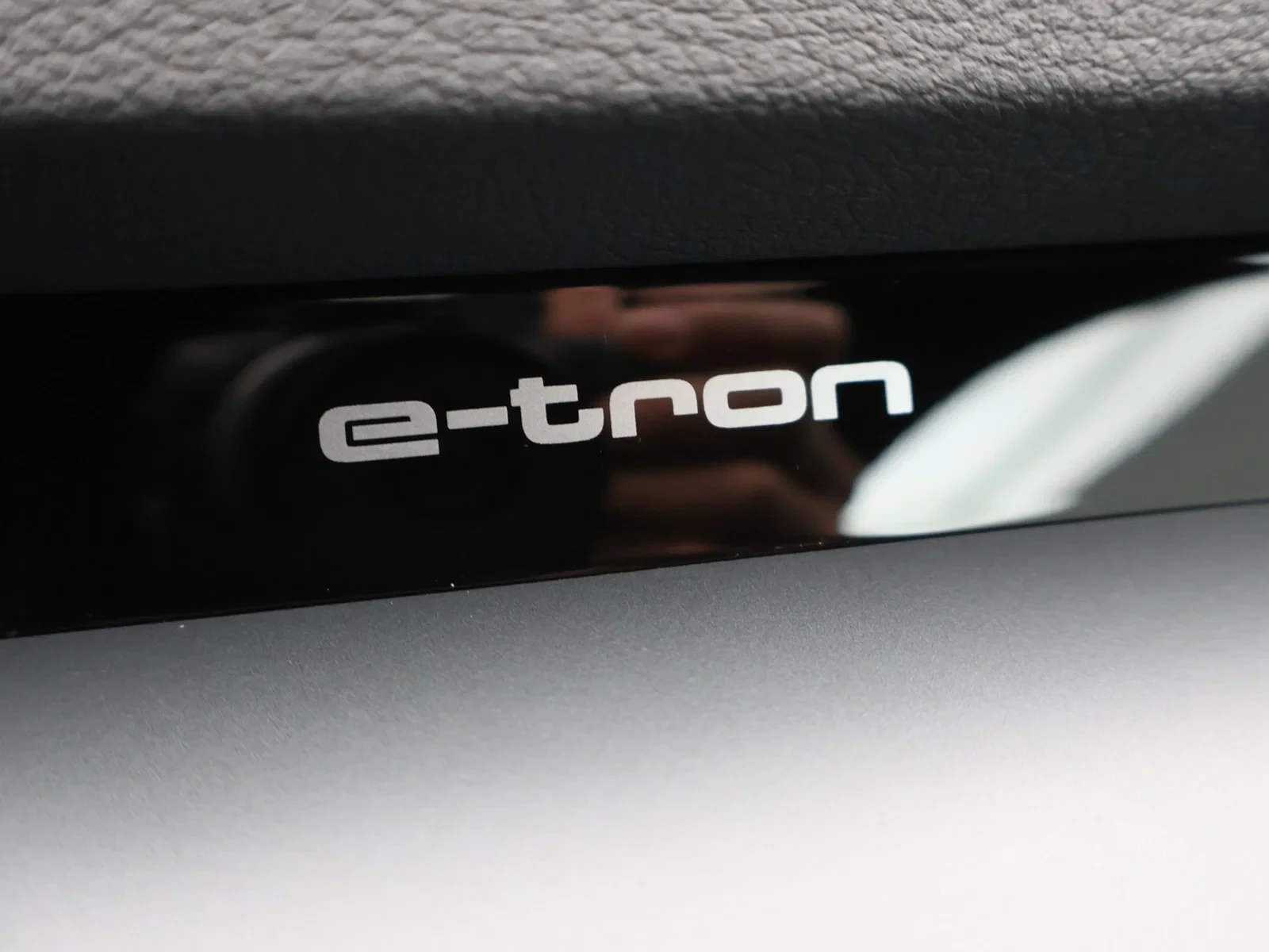 Audi e-tron Sportback Audi e-tron Sportback S line 55 QUATTRO 408PK *AUTOMAA*LEDER*CAMERA*ACC*PDC*VIRTUAL COCKPIT*NAVI*APP