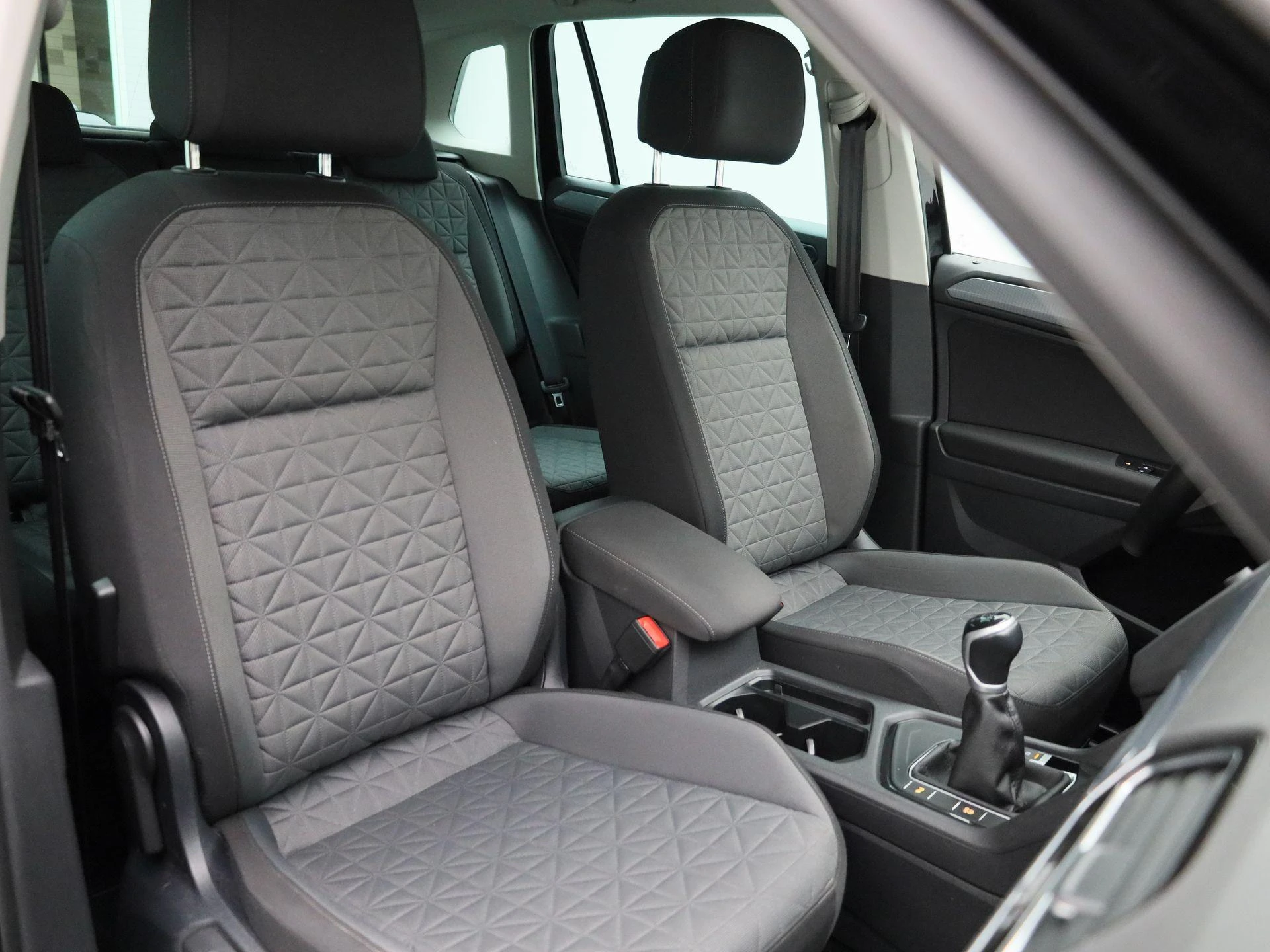 Volkswagen-Tiguan-image-35