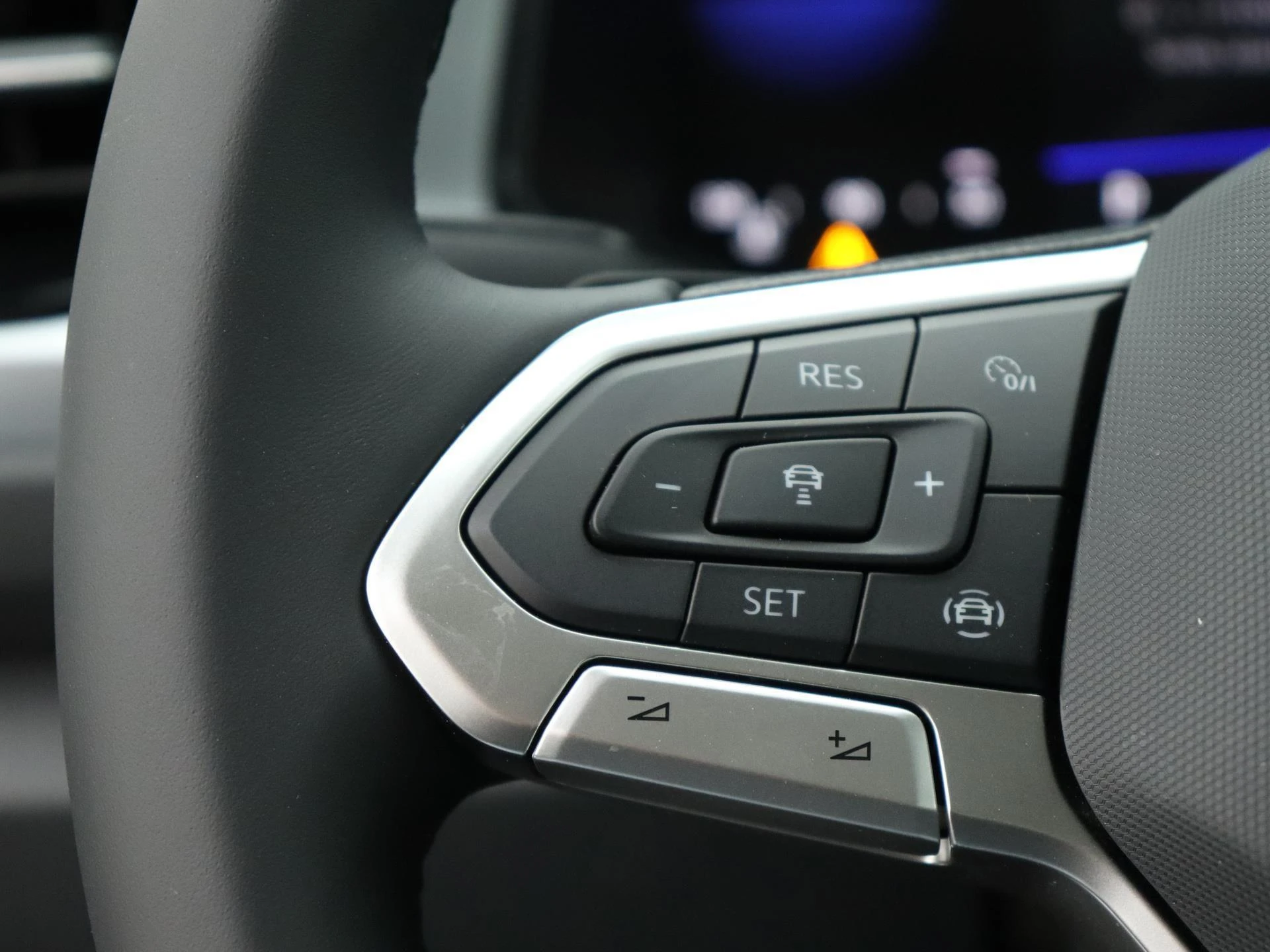 Volkswagen-T-Roc-image-14