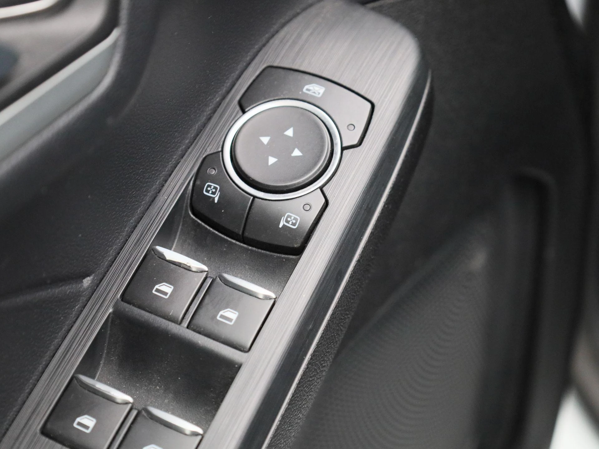 Ford-Kuga-image-27