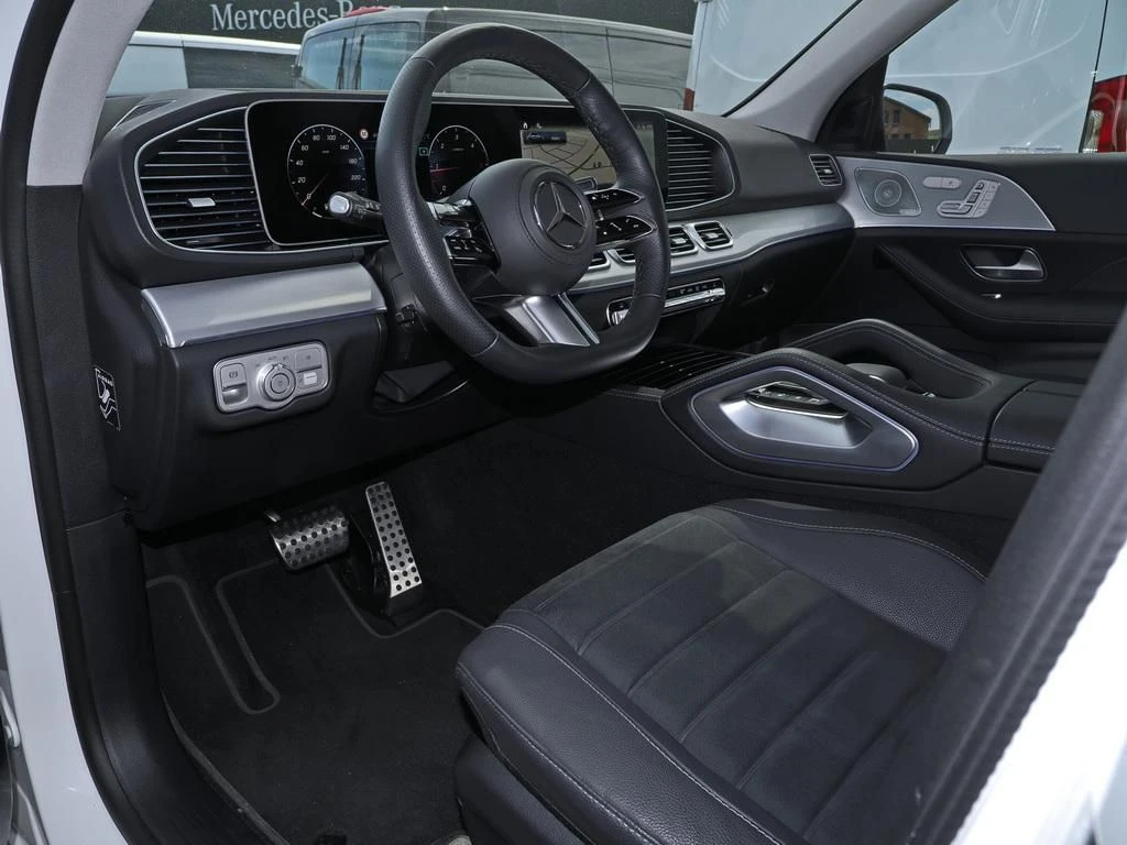 Mercedes-Benz-GLE 300 d-image-8