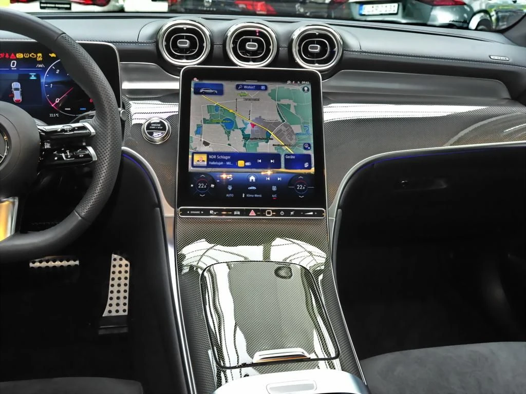 Mercedes-Benz-GLC 300 d-image-9