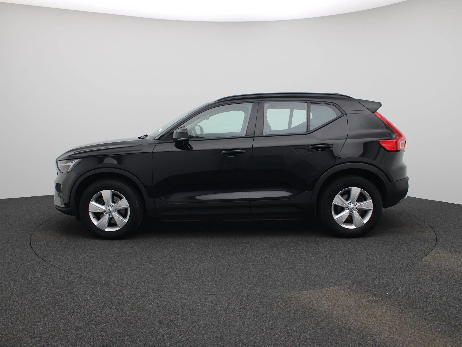 Volvo-XC40-image-3