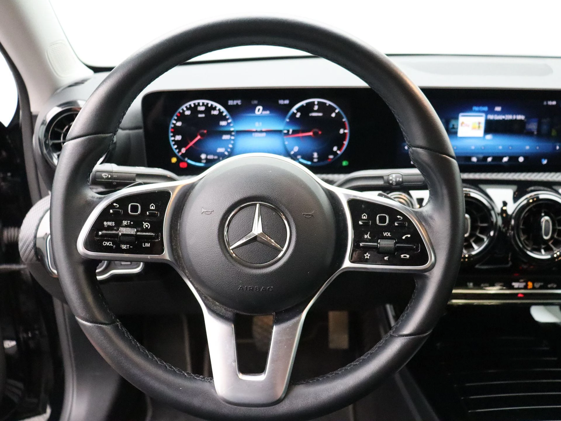 Mercedes-Benz Classe A Limousine 180d Business Solution