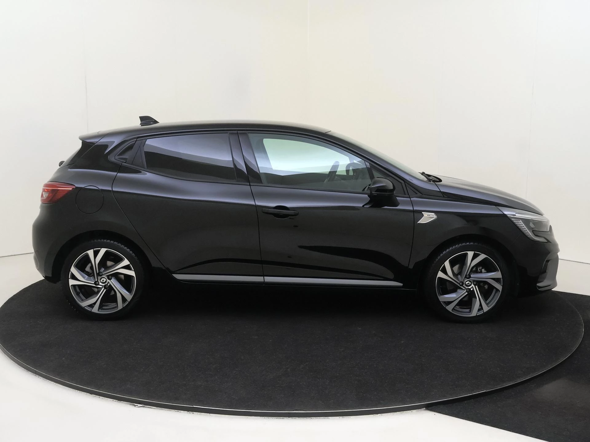 Renault-Clio-image-8