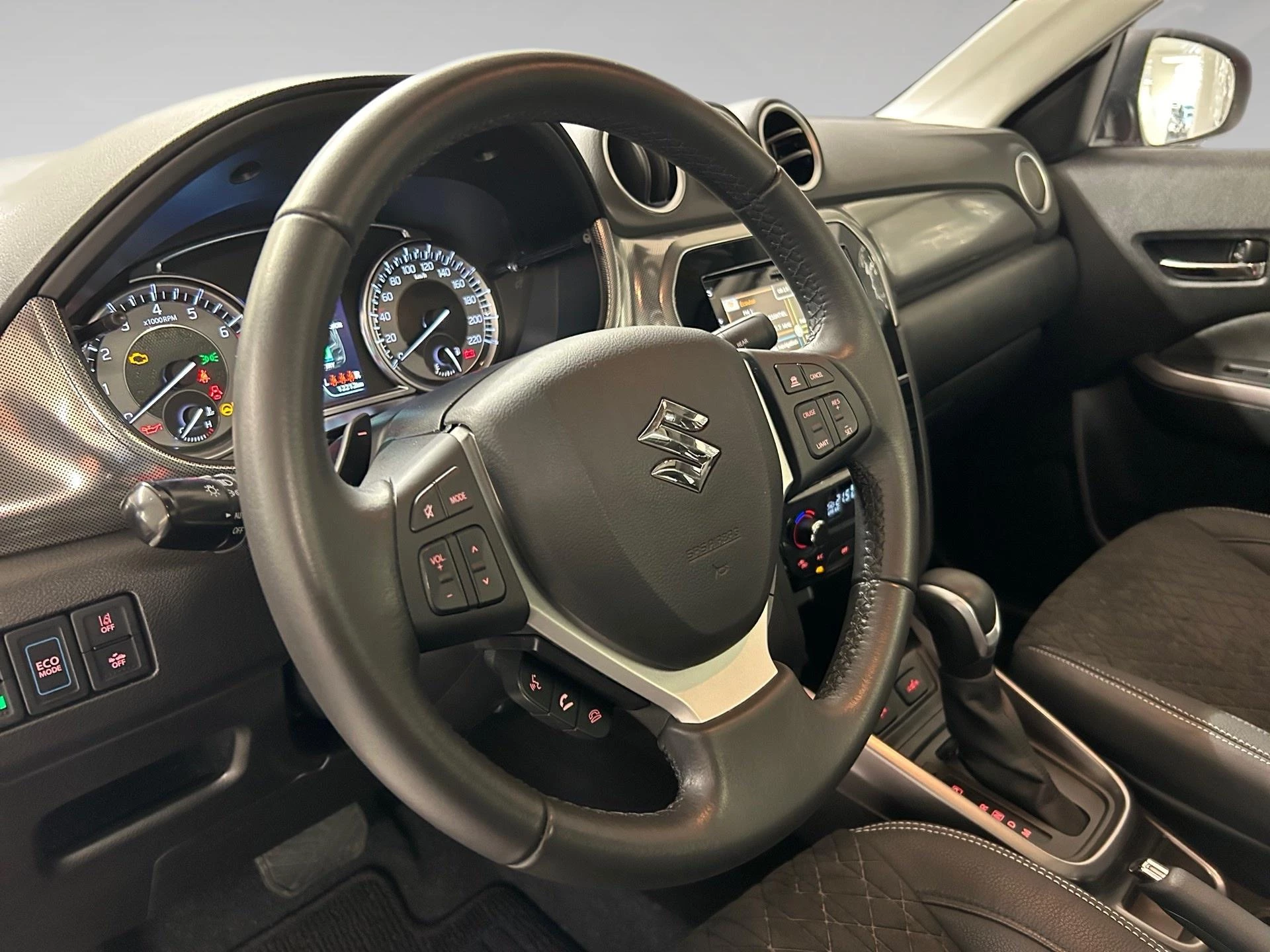 Suzuki-Grand Vitara-image-2