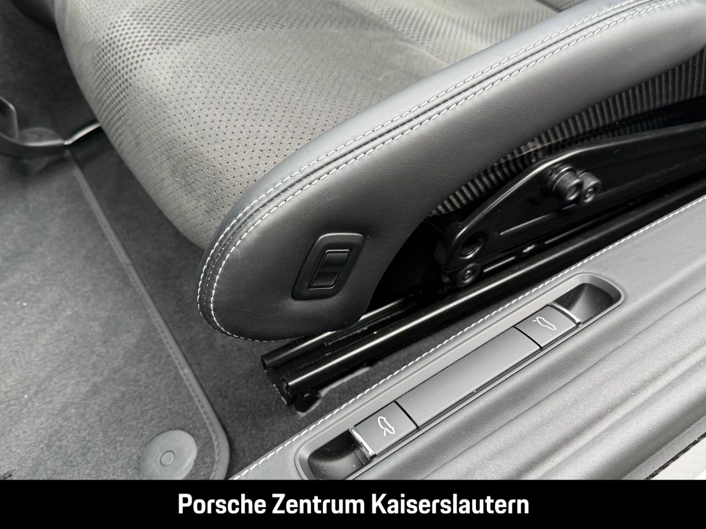 Porsche 718 Spyder RS Liftsystem-VA Weissach-Paket BOSE spyder rs982C 718 Spyder RS Liftsystem-VA Weissach-Paket BOSE spyder rs