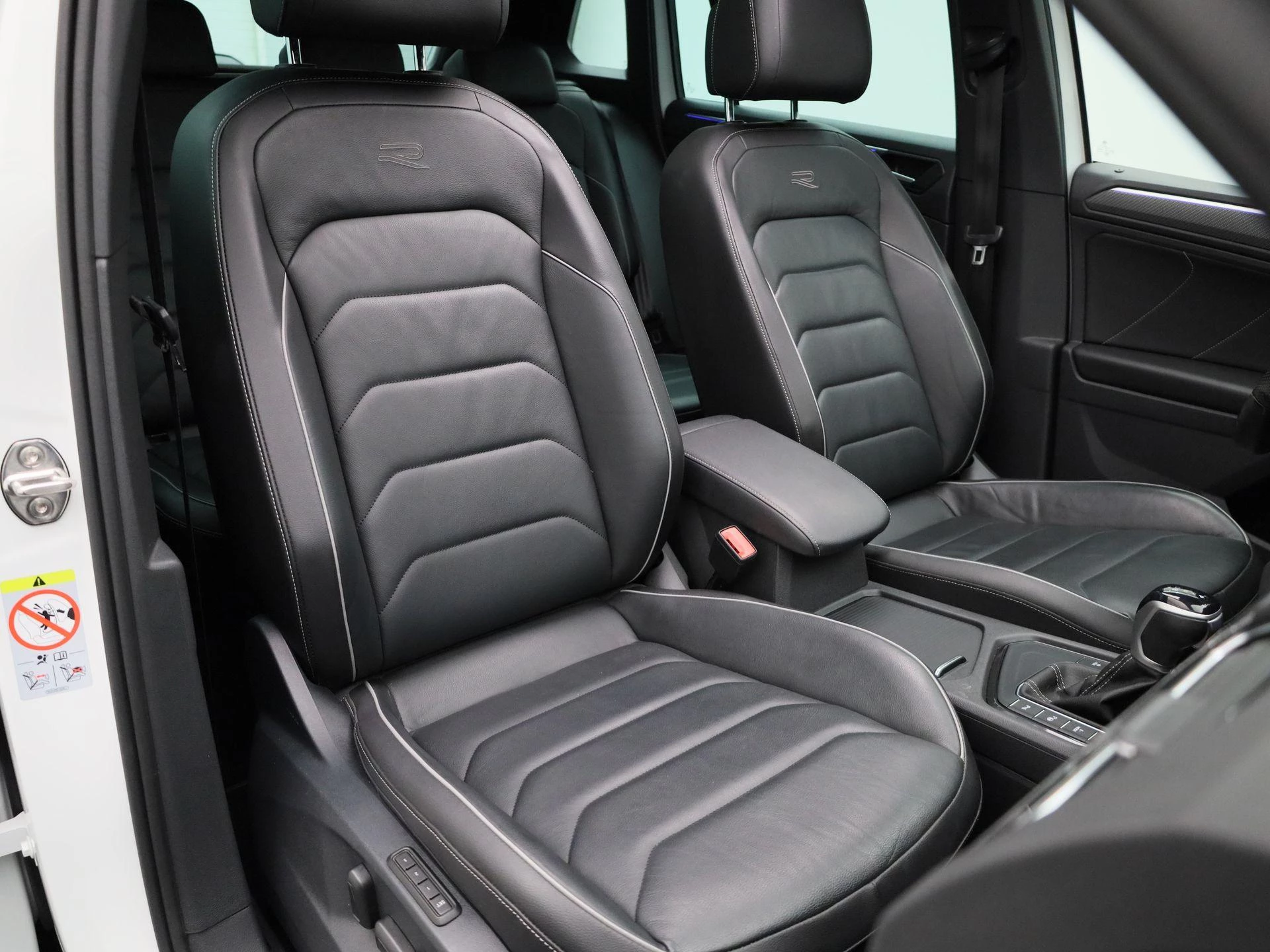 Volkswagen Tiguan 1.4 TSI eHybrid R-Line Business+ 245 PK|